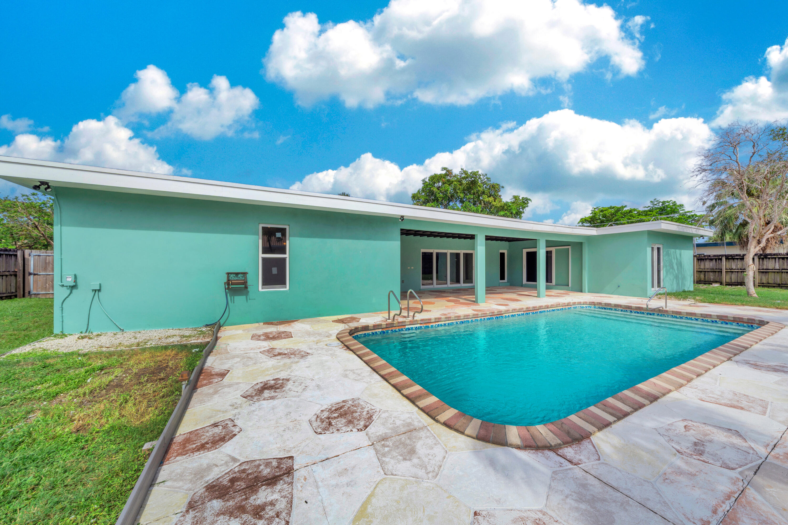 NEW ORLEANS VILLAS - Residential