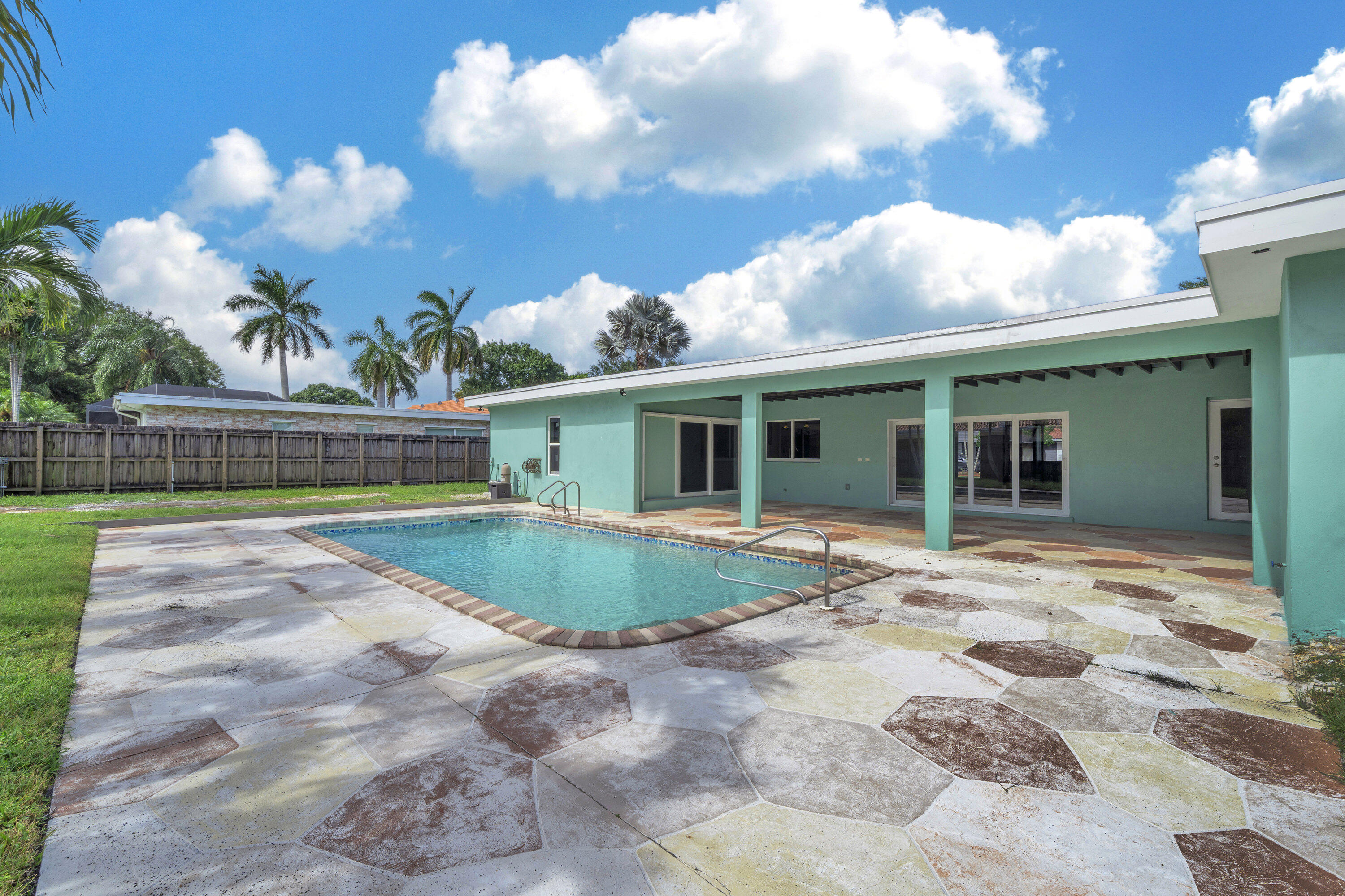 NEW ORLEANS VILLAS - Residential