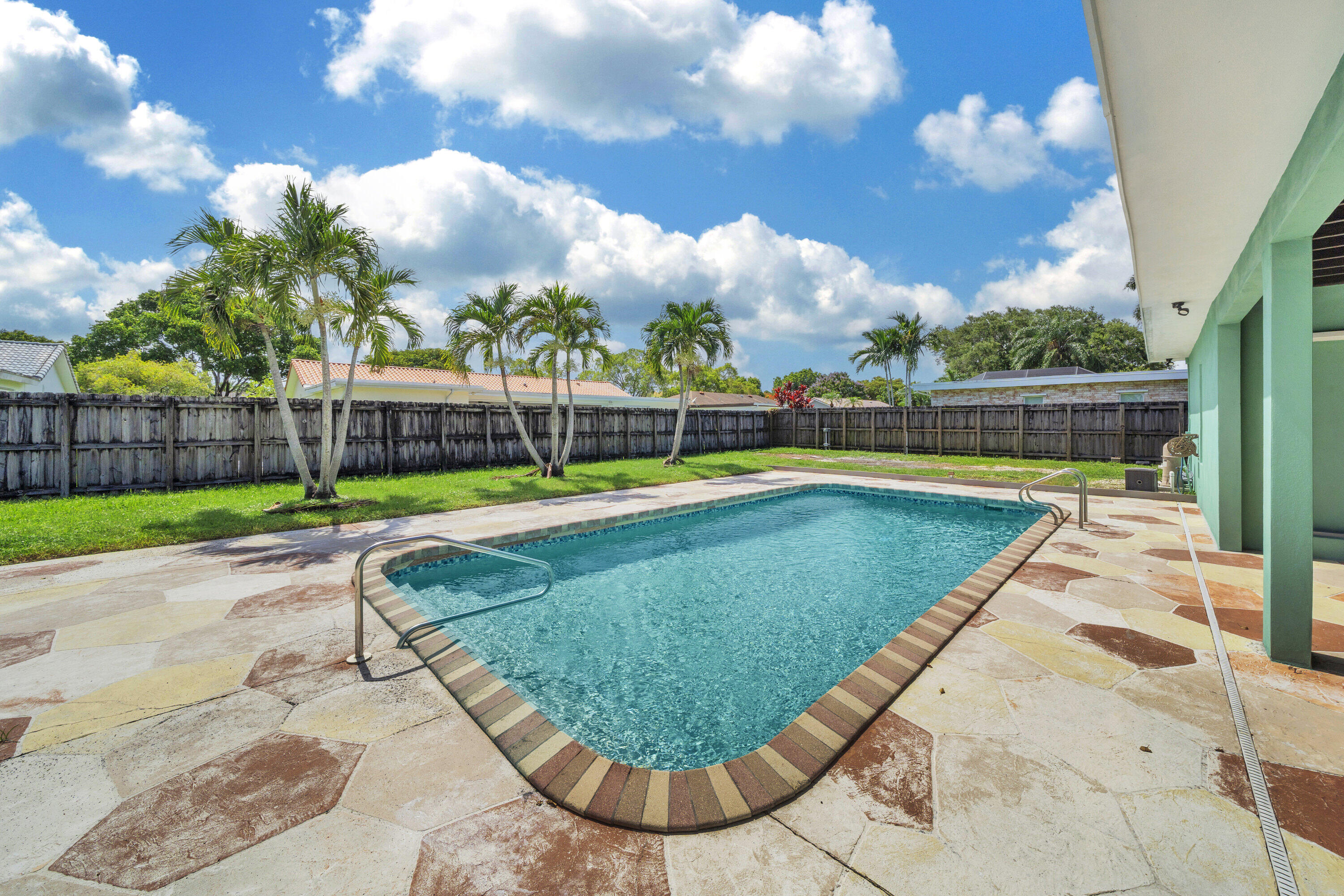 NEW ORLEANS VILLAS - Residential