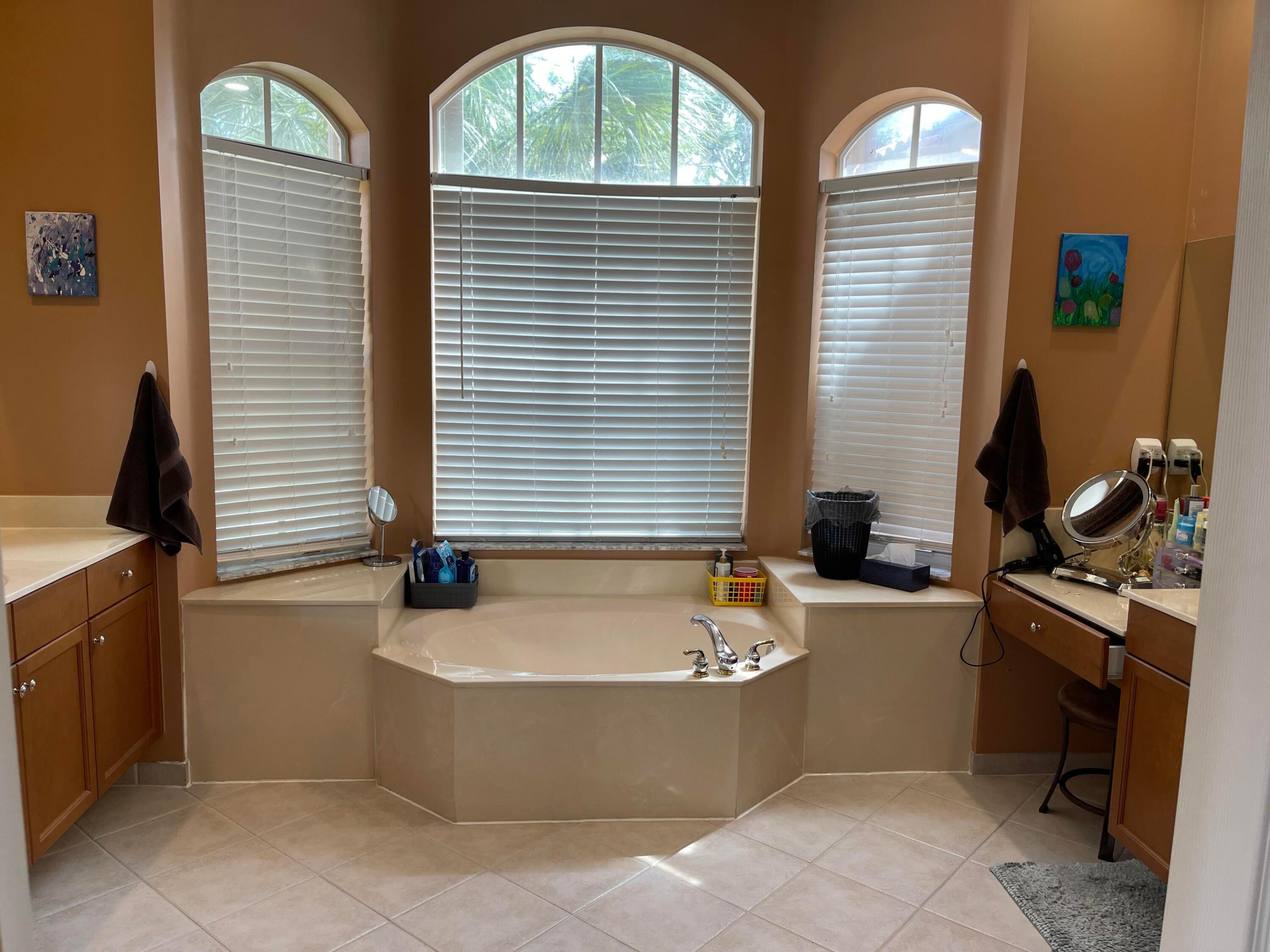 OLYMPIA 2 - Residential Lease