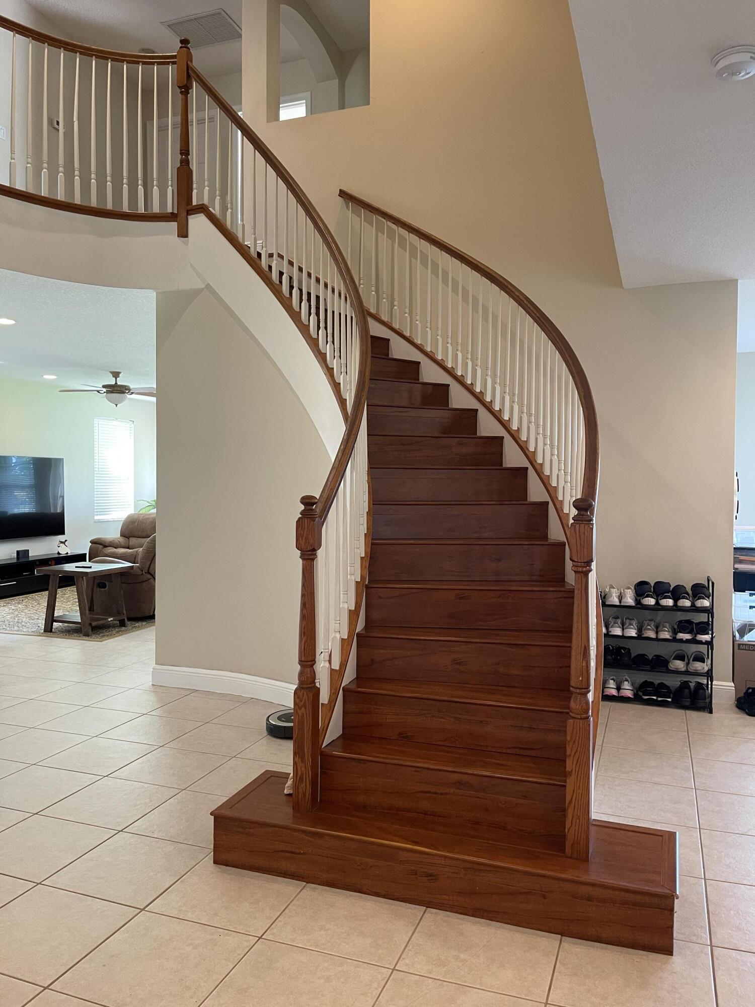 OLYMPIA 2 - Residential Lease
