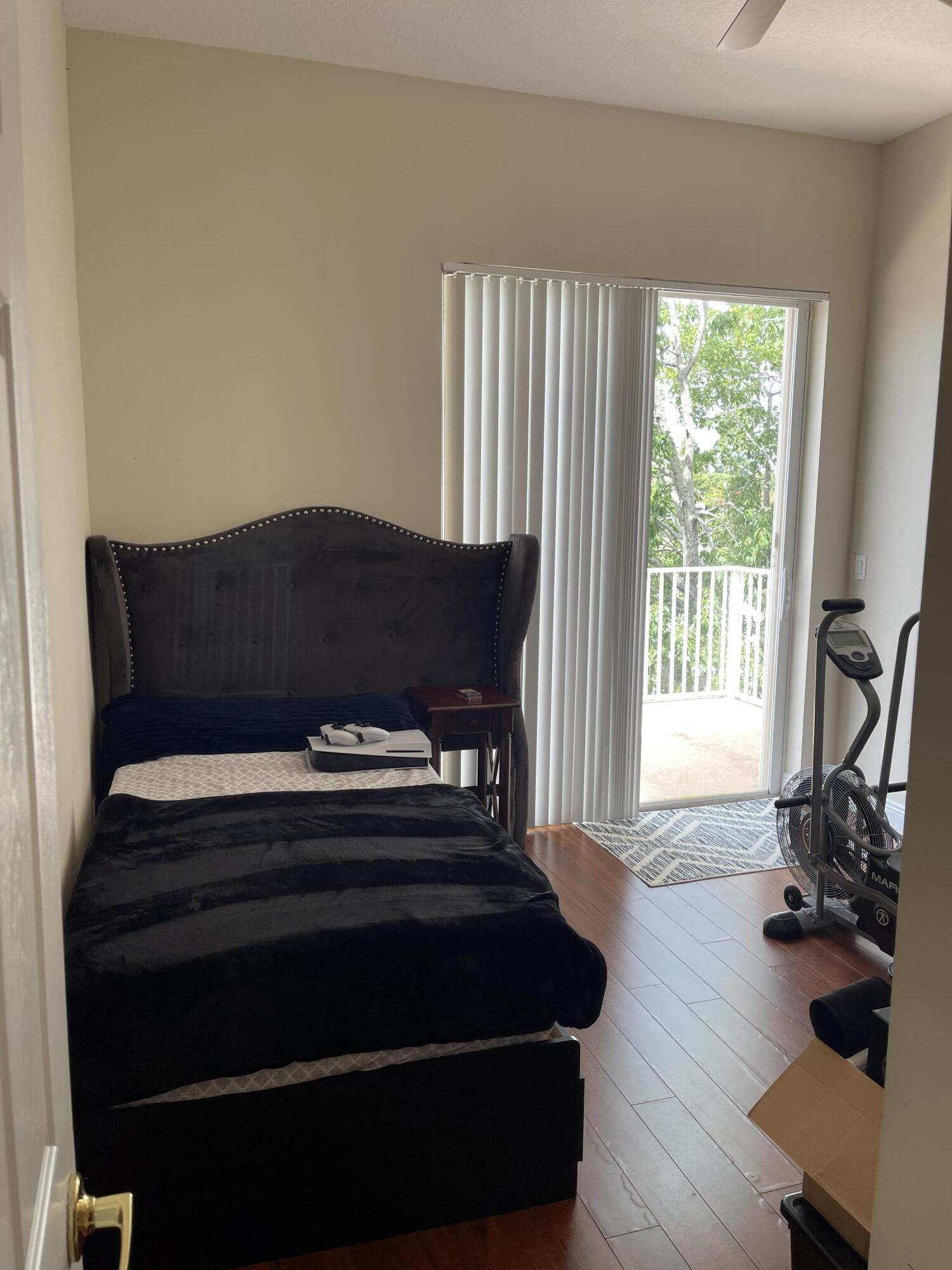 OLYMPIA 2 - Residential Lease