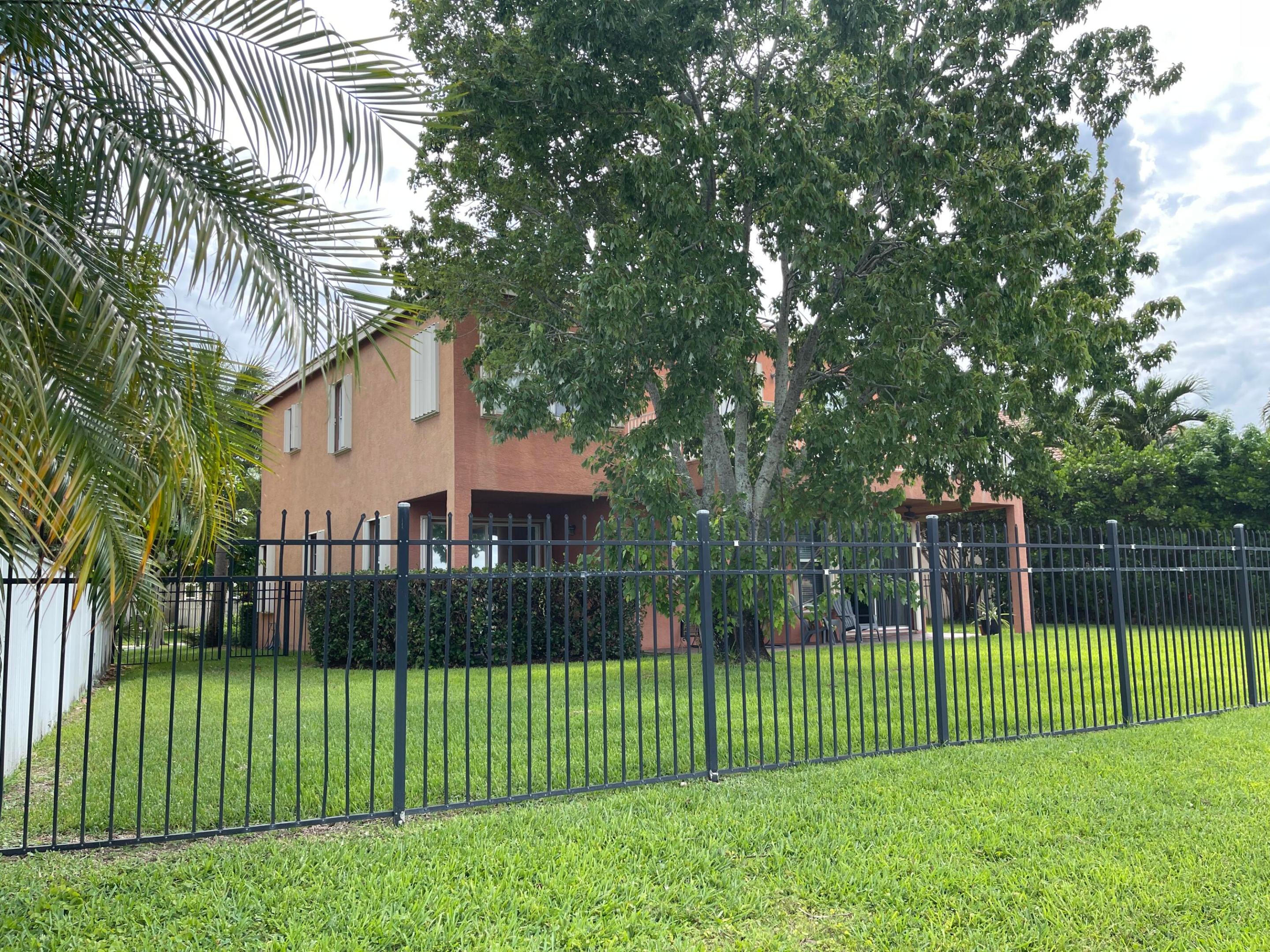 OLYMPIA 2 - Residential Lease