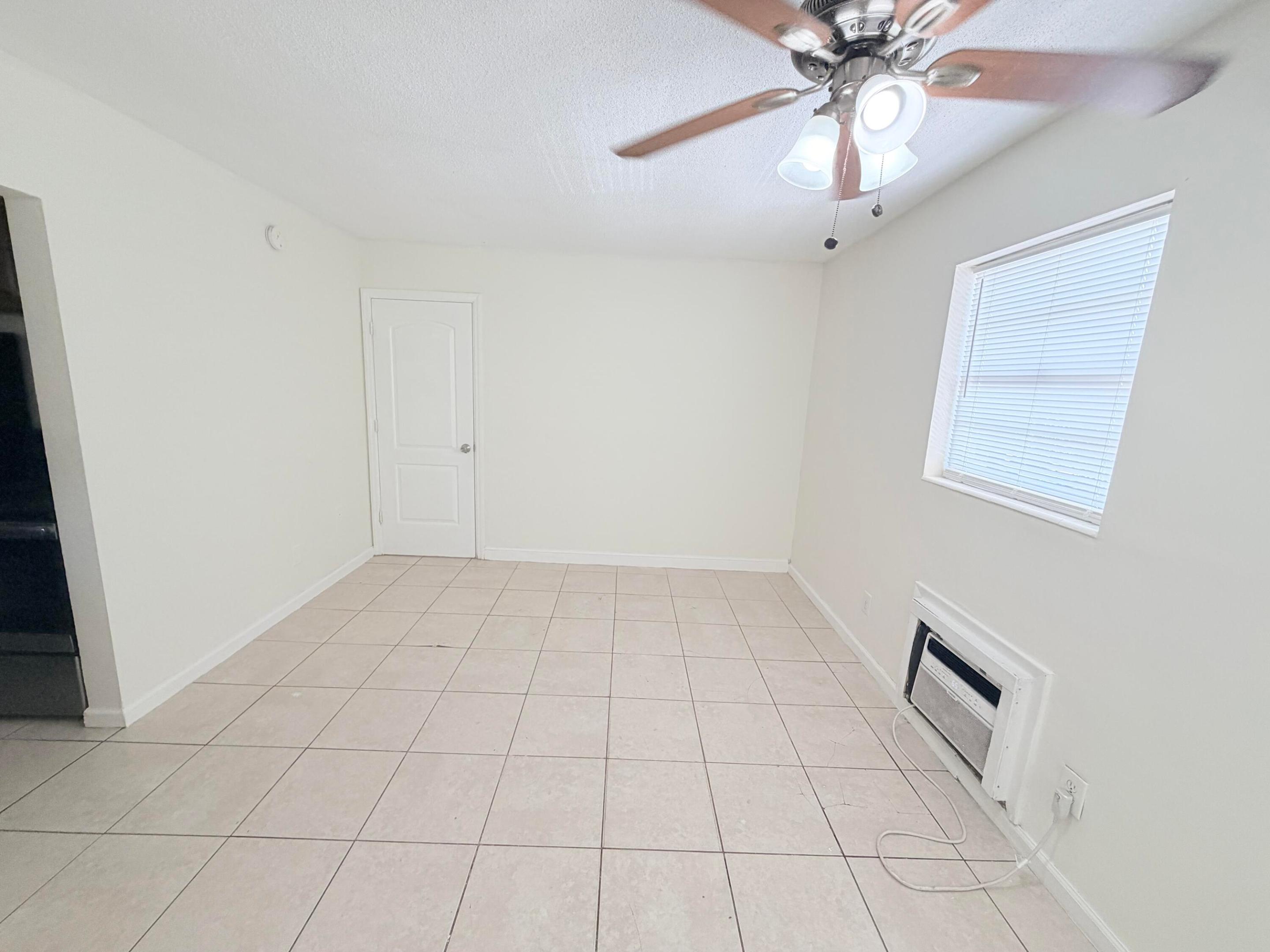 FLORAL PARK VILLAS 2 INC - Residential Lease