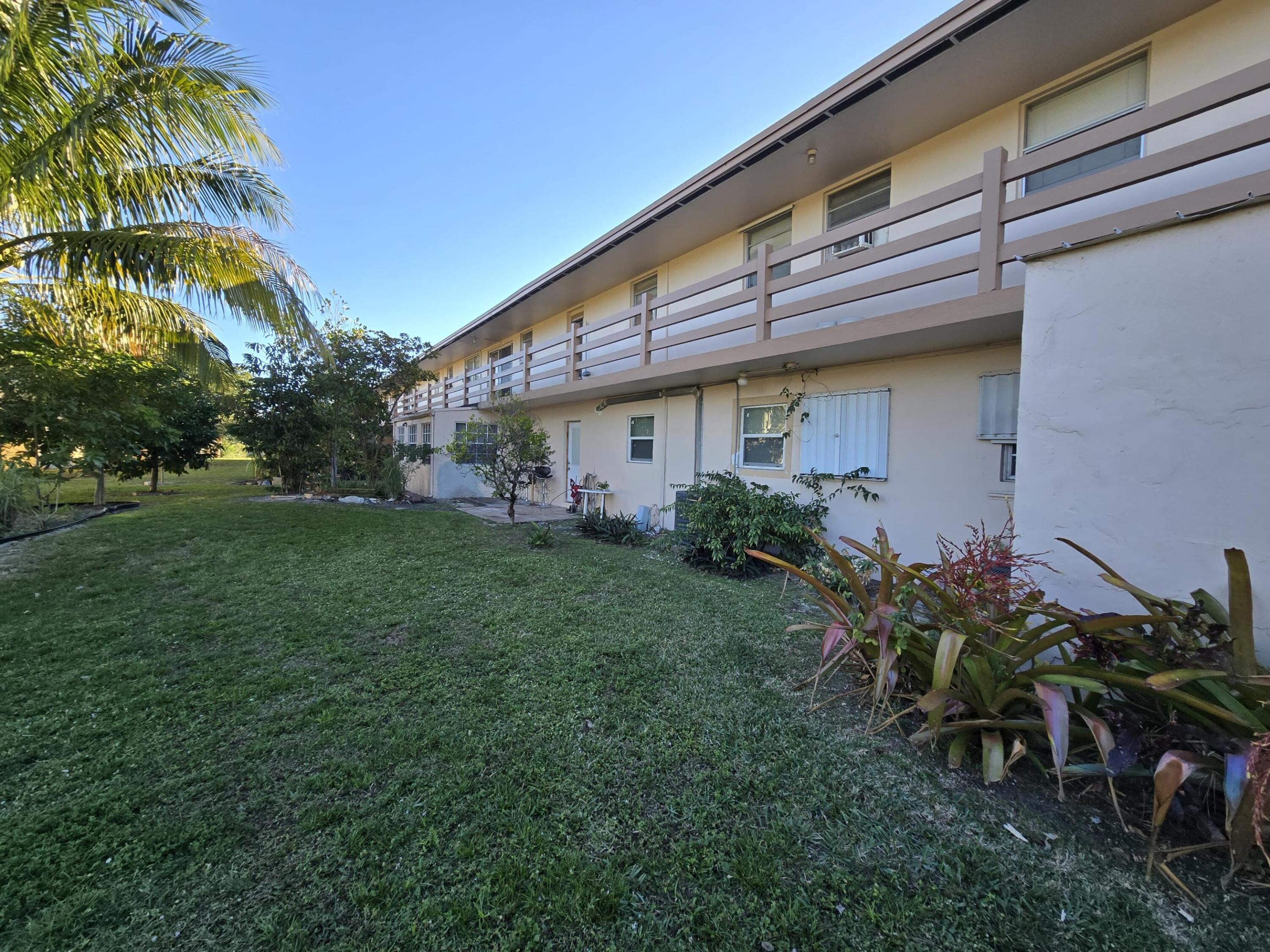 FLORAL PARK VILLAS 2 INC - Residential Lease