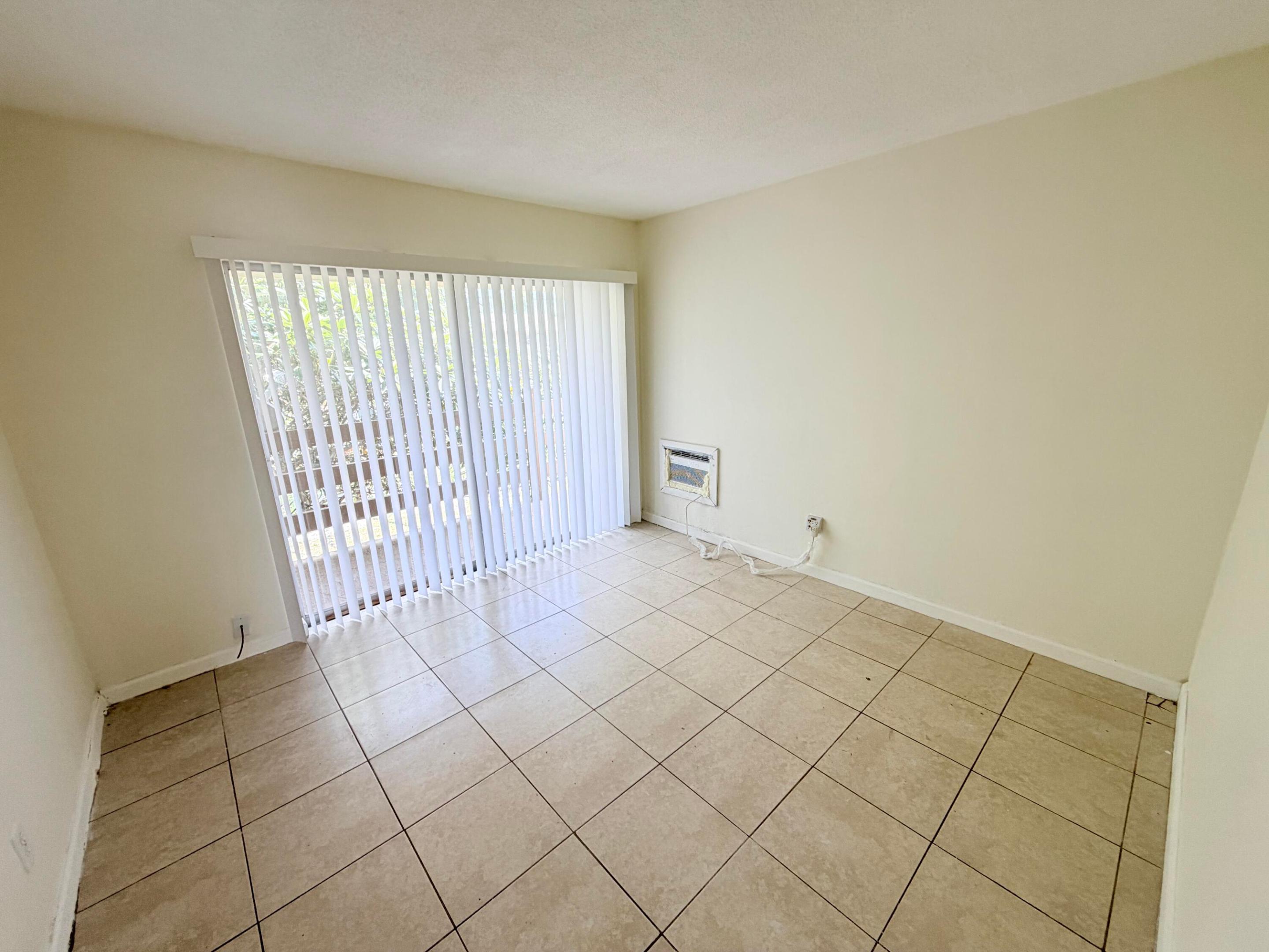 FLORAL PARK VILLAS 2 INC - Residential Lease