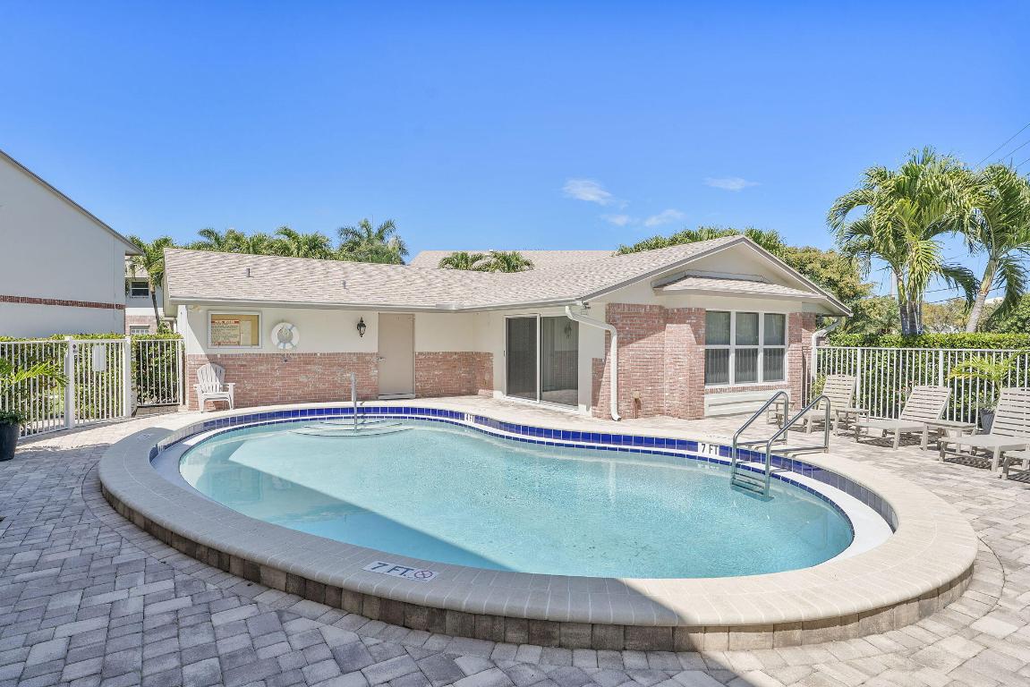 SQUIRE HILL CONDO - Residential