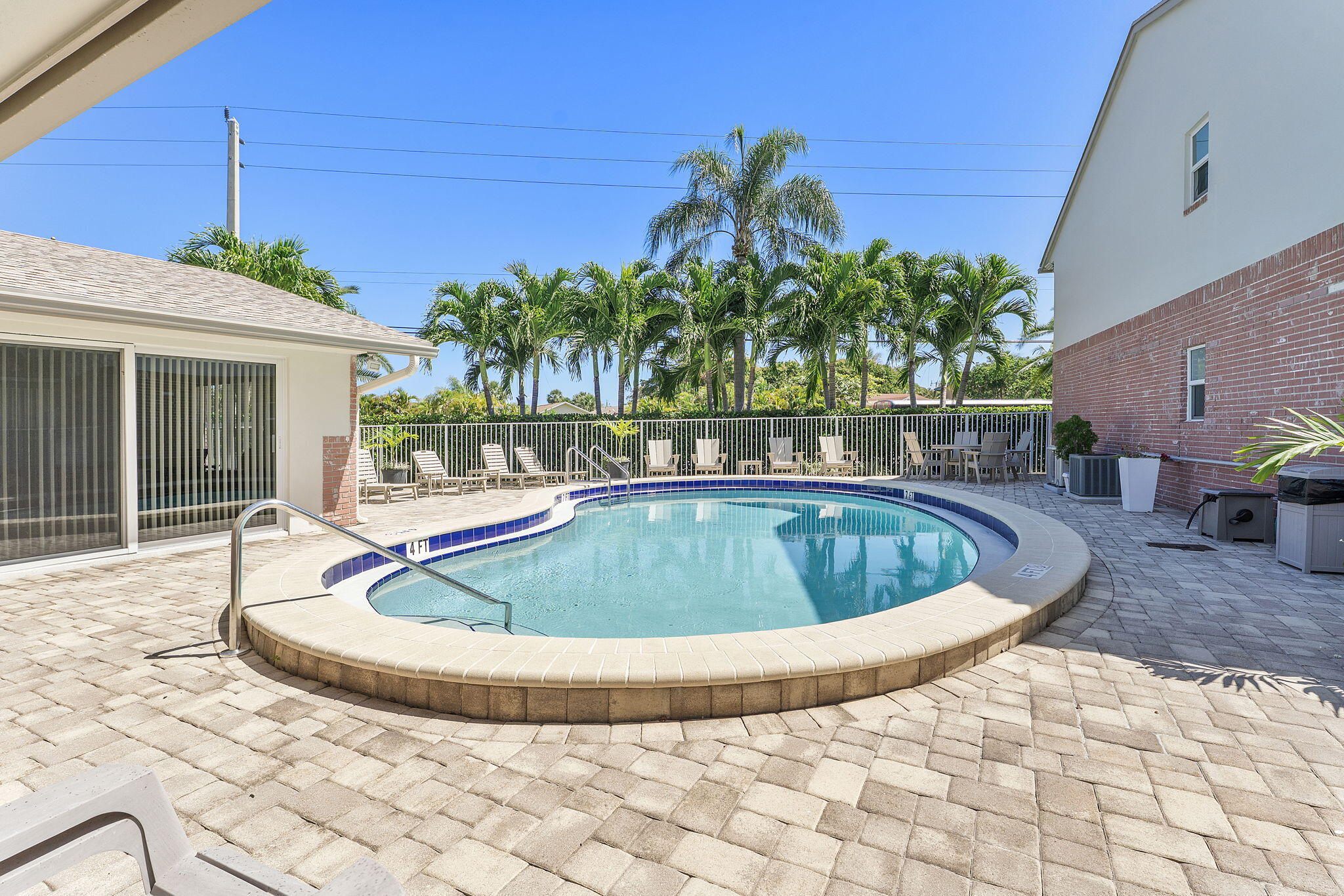 SQUIRE HILL CONDO - Residential