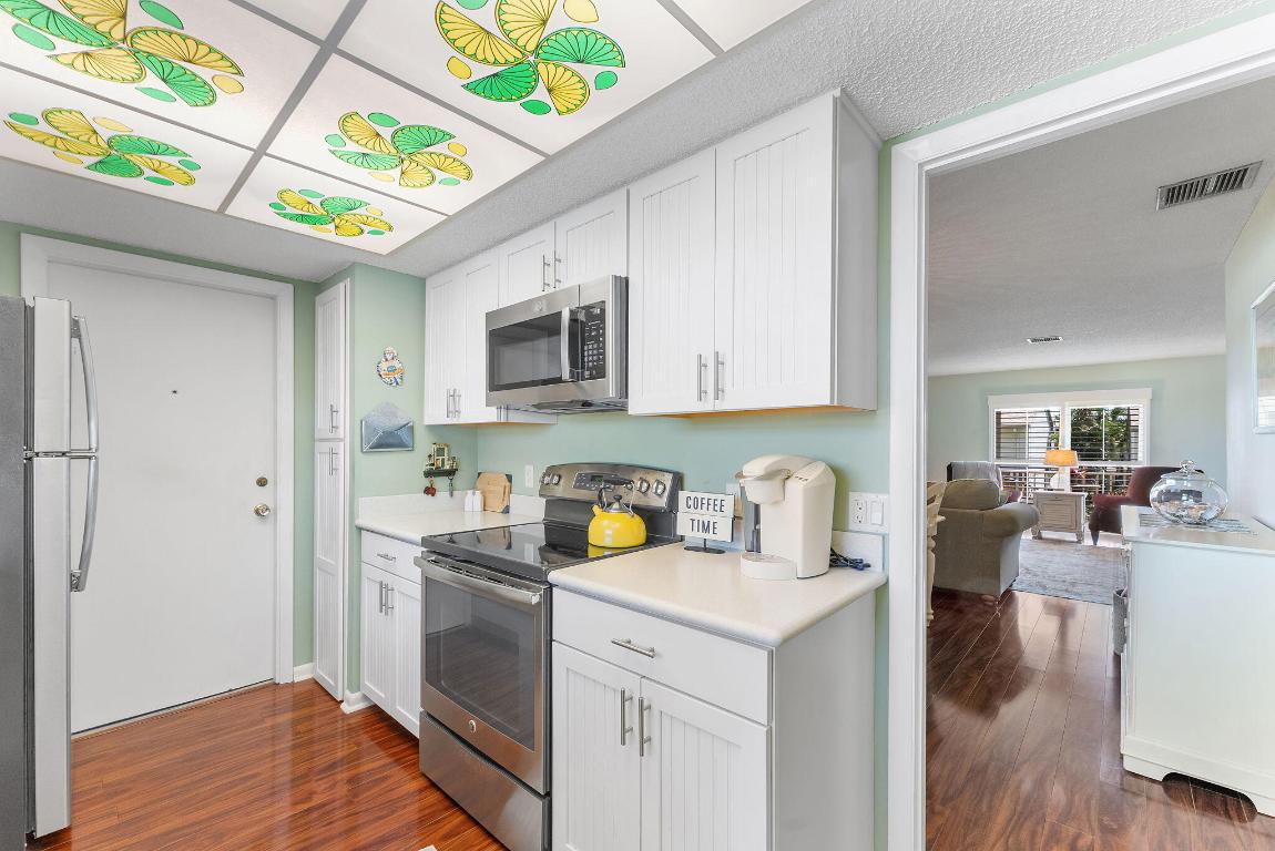 SQUIRE HILL CONDO - Residential