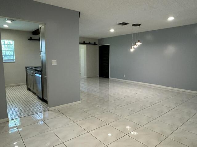 HIGH POINT OF DELRAY WEST CONDO SEC 3 - Residential