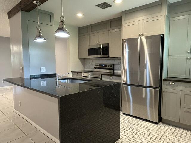 HIGH POINT OF DELRAY WEST CONDO SEC 3 - Residential