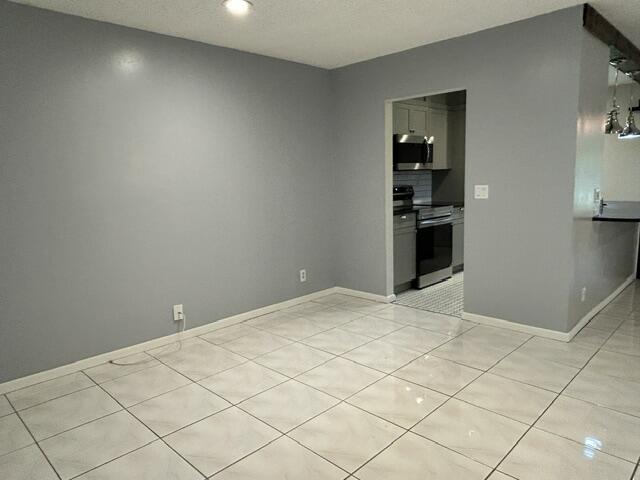 HIGH POINT OF DELRAY WEST CONDO SEC 3 - Residential