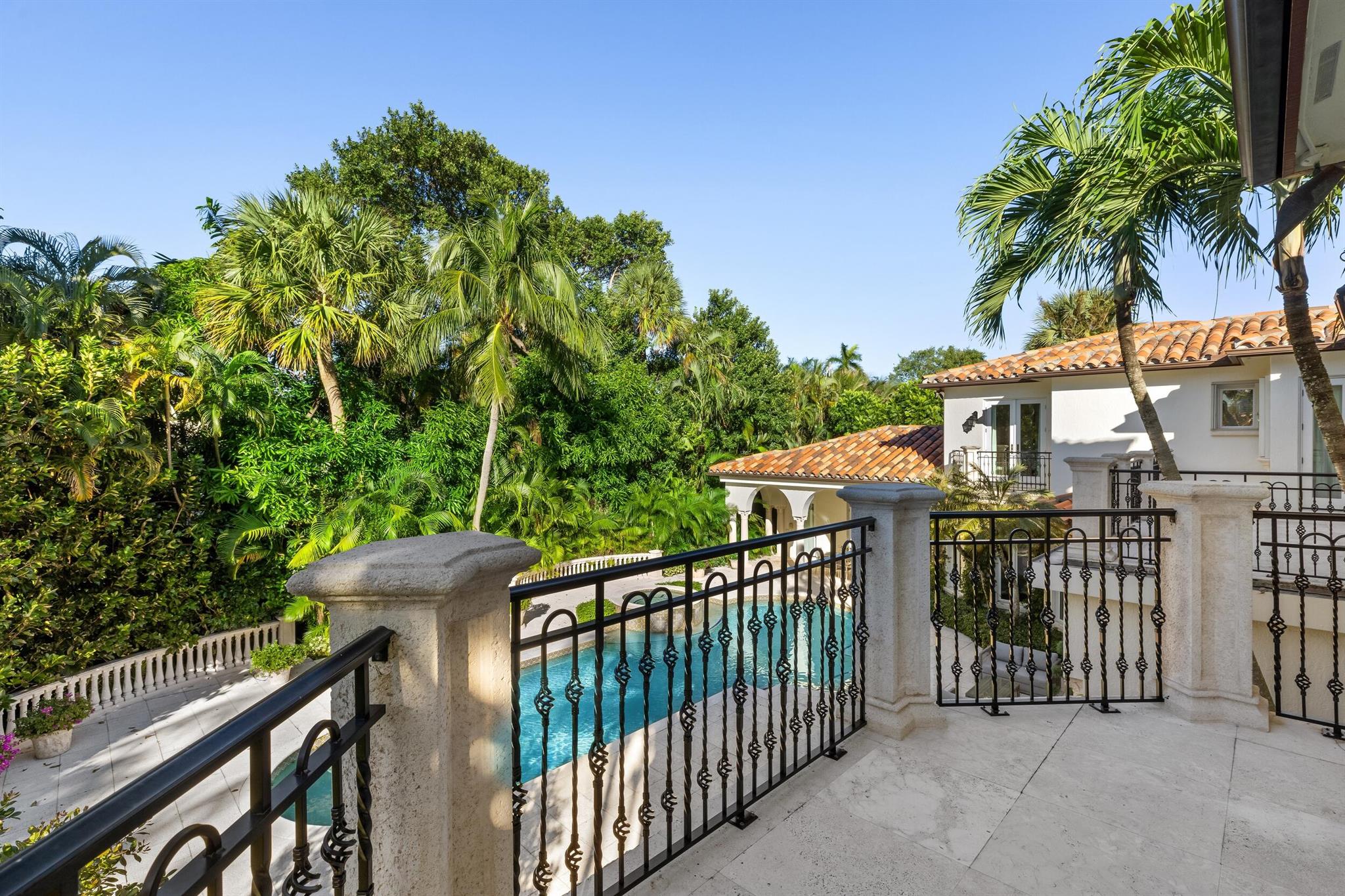 PRIMAVERA ESTATES (LAKE FRONT) - Residential