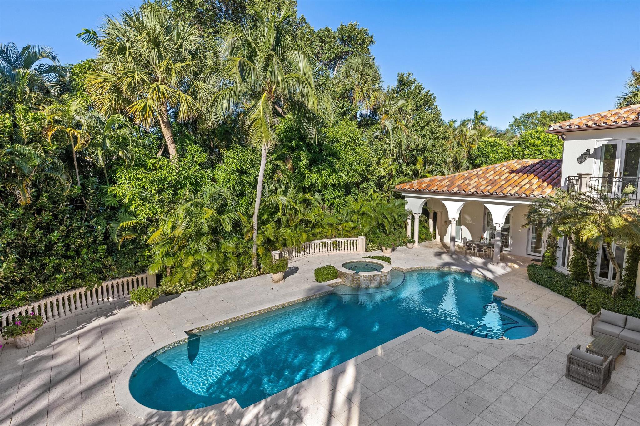 PRIMAVERA ESTATES (LAKE FRONT) - Residential