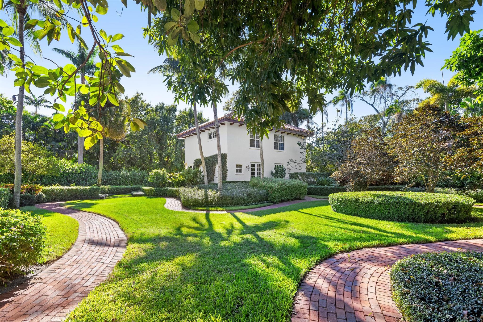 PRIMAVERA ESTATES (LAKE FRONT) - Residential
