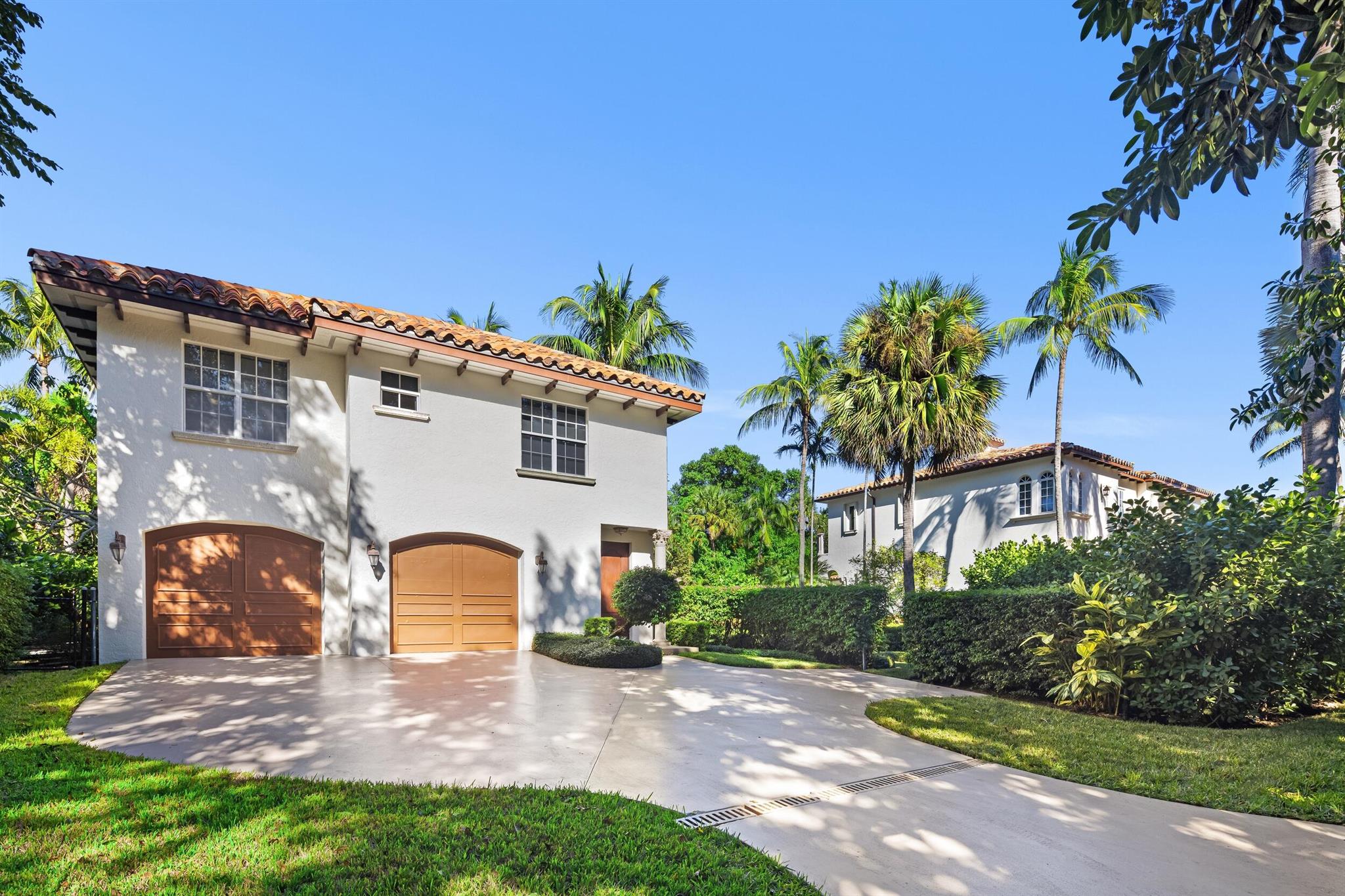 PRIMAVERA ESTATES (LAKE FRONT) - Residential