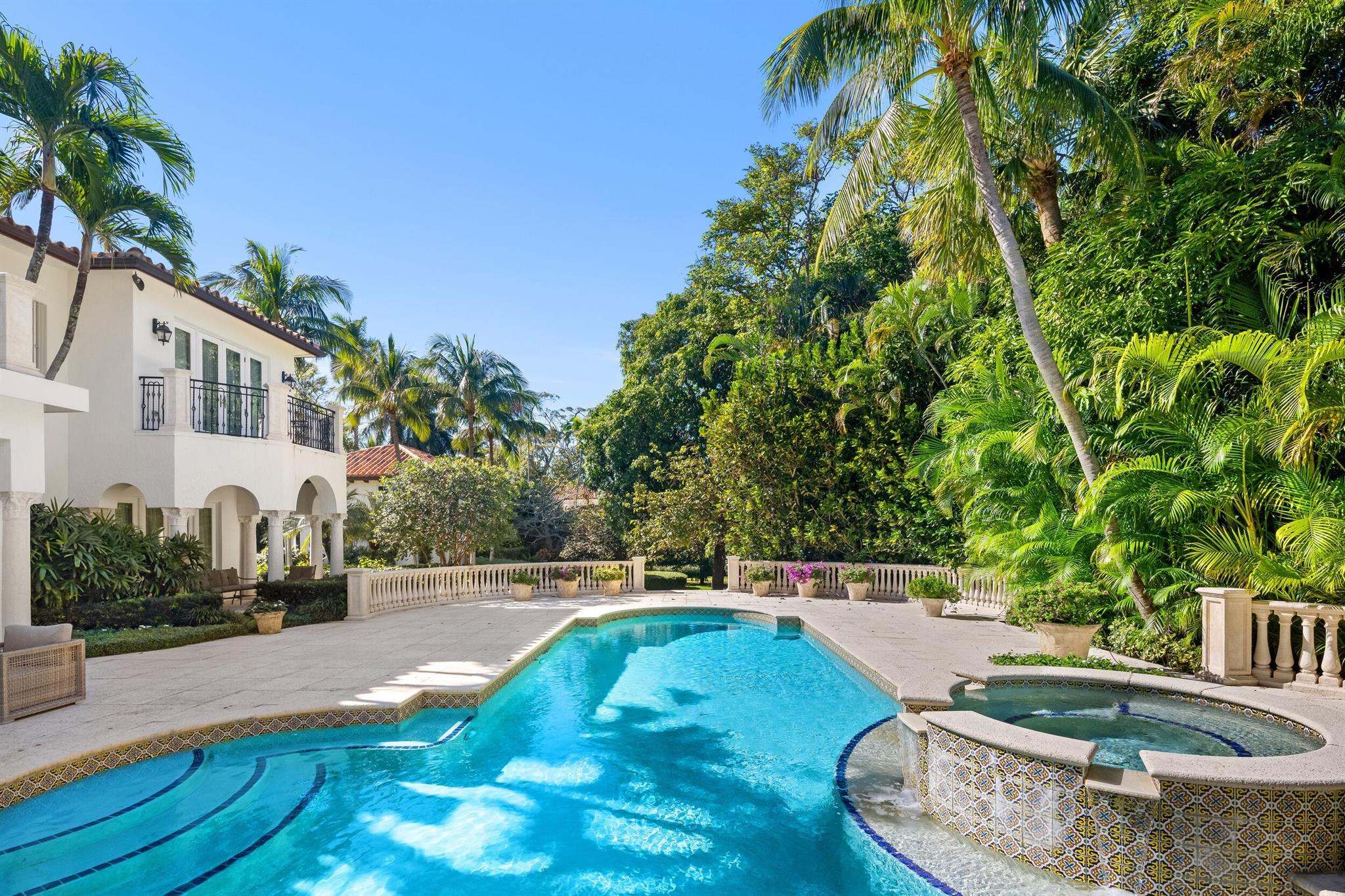 PRIMAVERA ESTATES (LAKE FRONT) - Residential