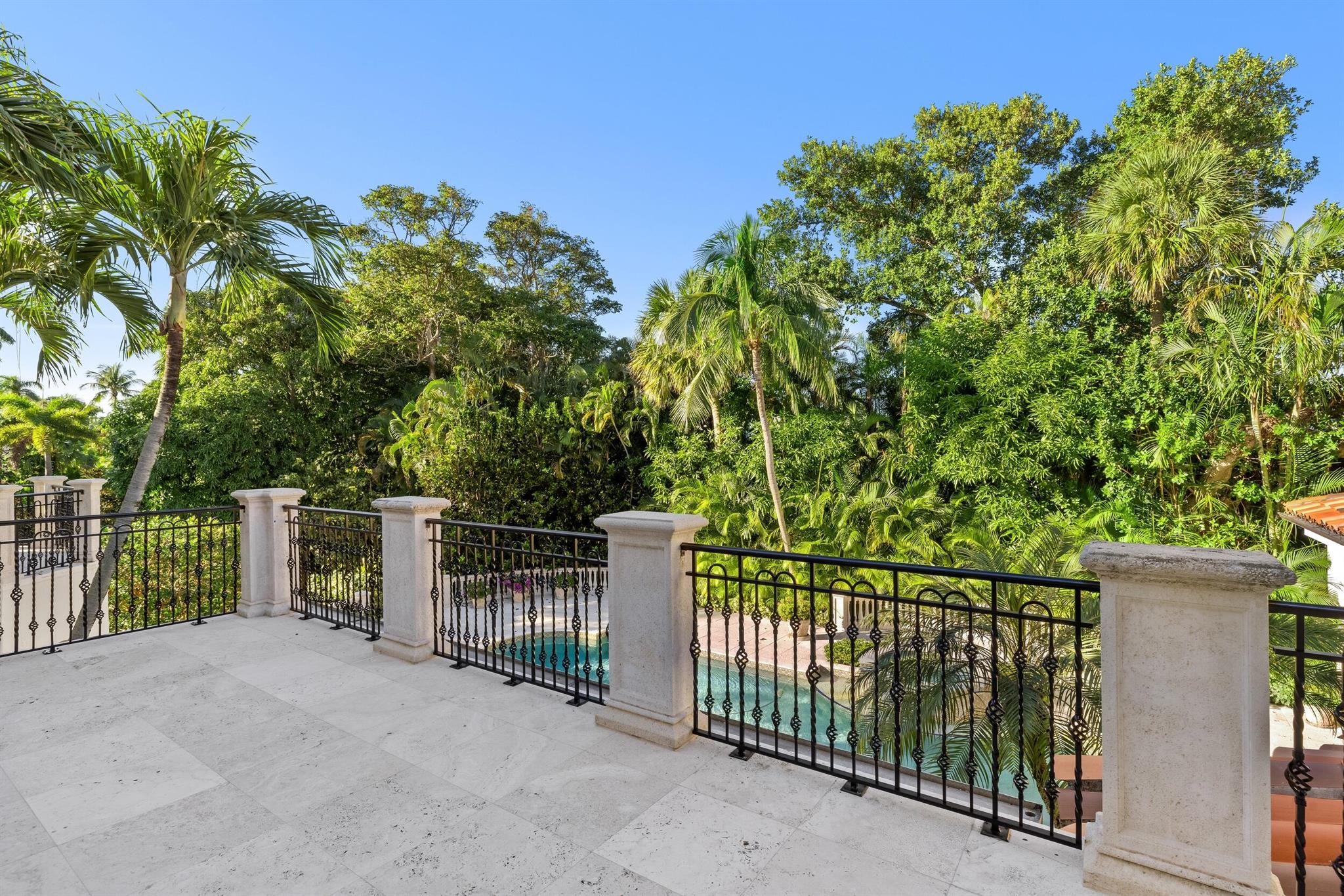 PRIMAVERA ESTATES (LAKE FRONT) - Residential
