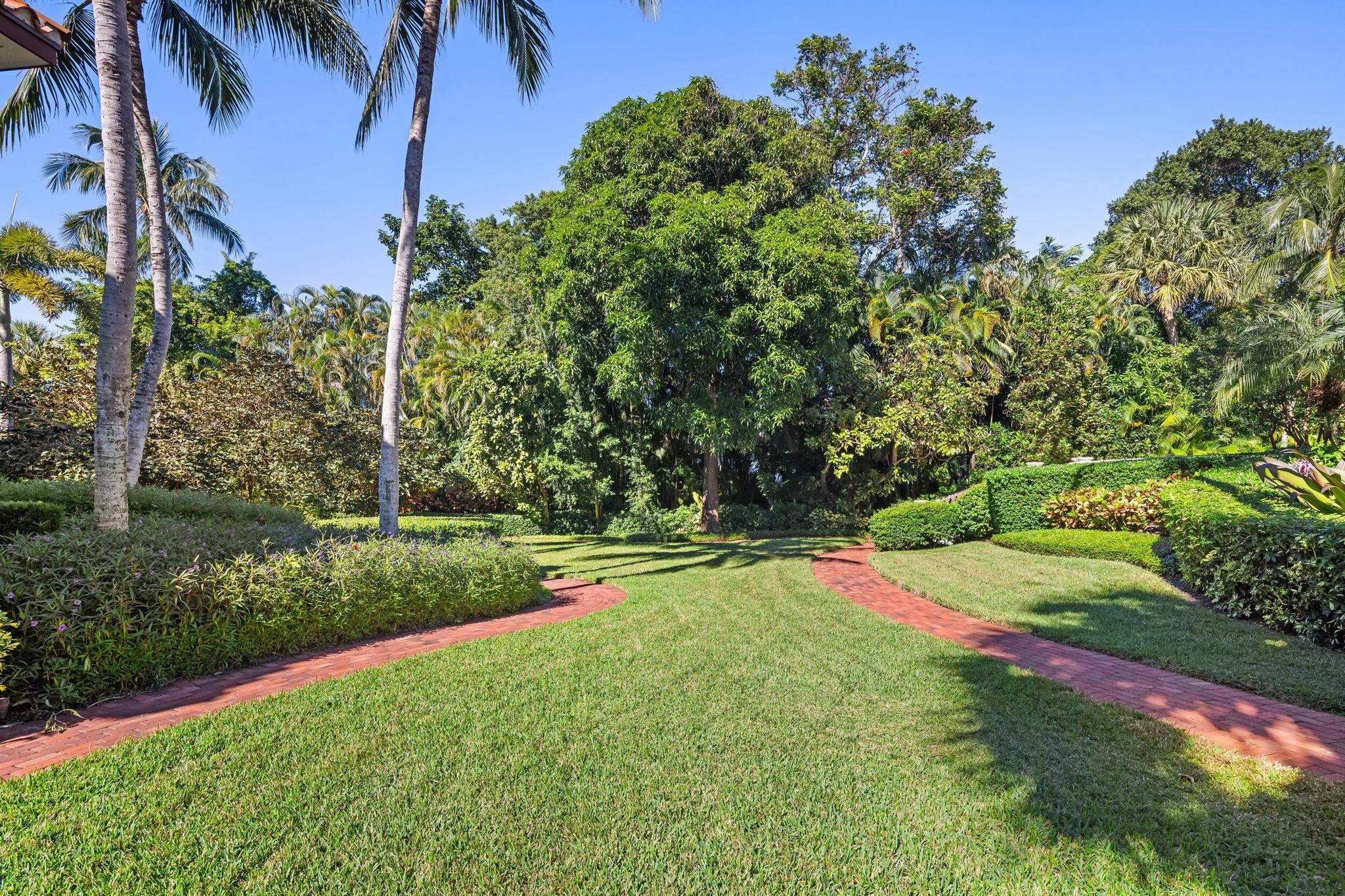 PRIMAVERA ESTATES (LAKE FRONT) - Residential