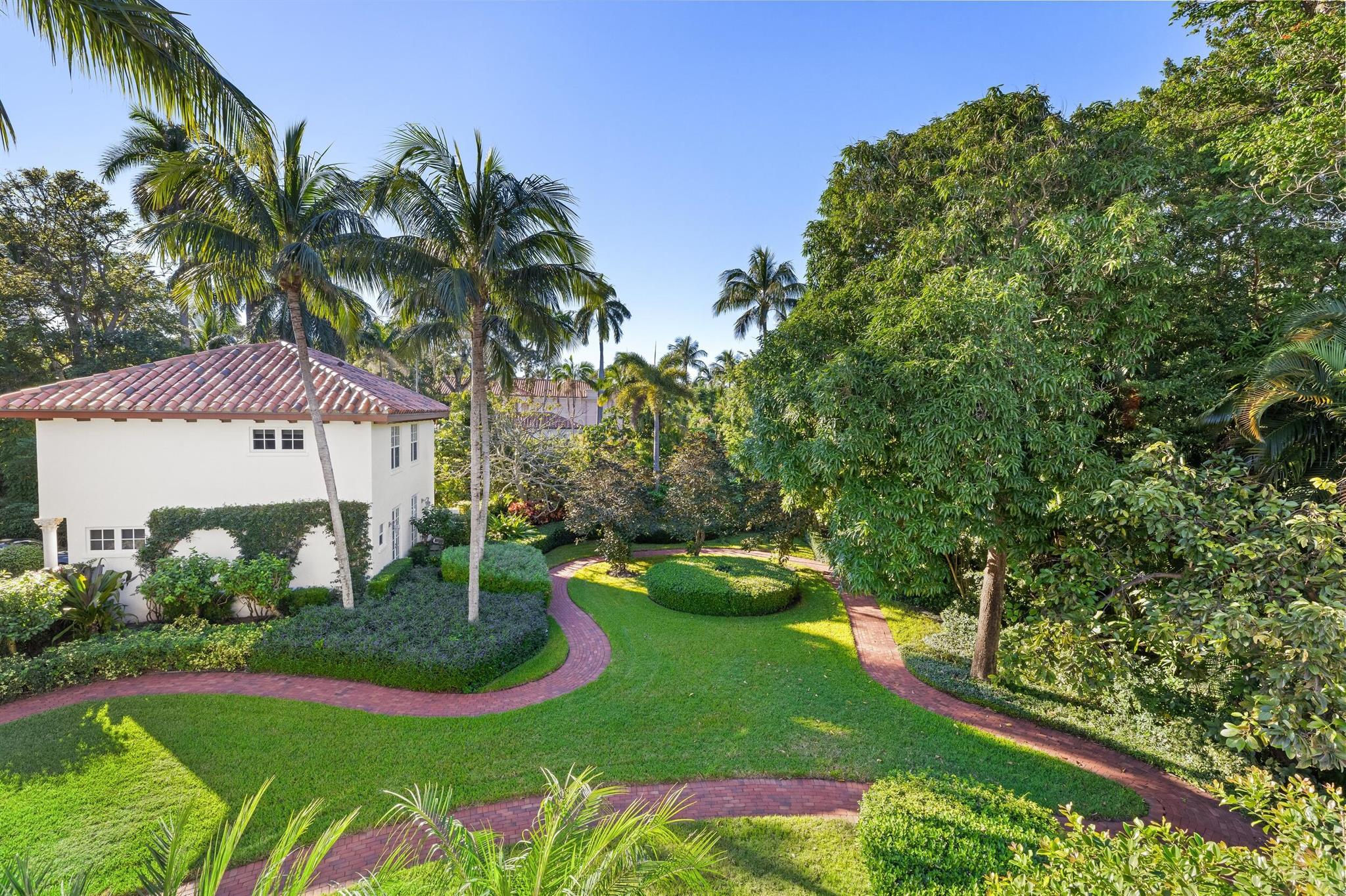 PRIMAVERA ESTATES (LAKE FRONT) - Residential