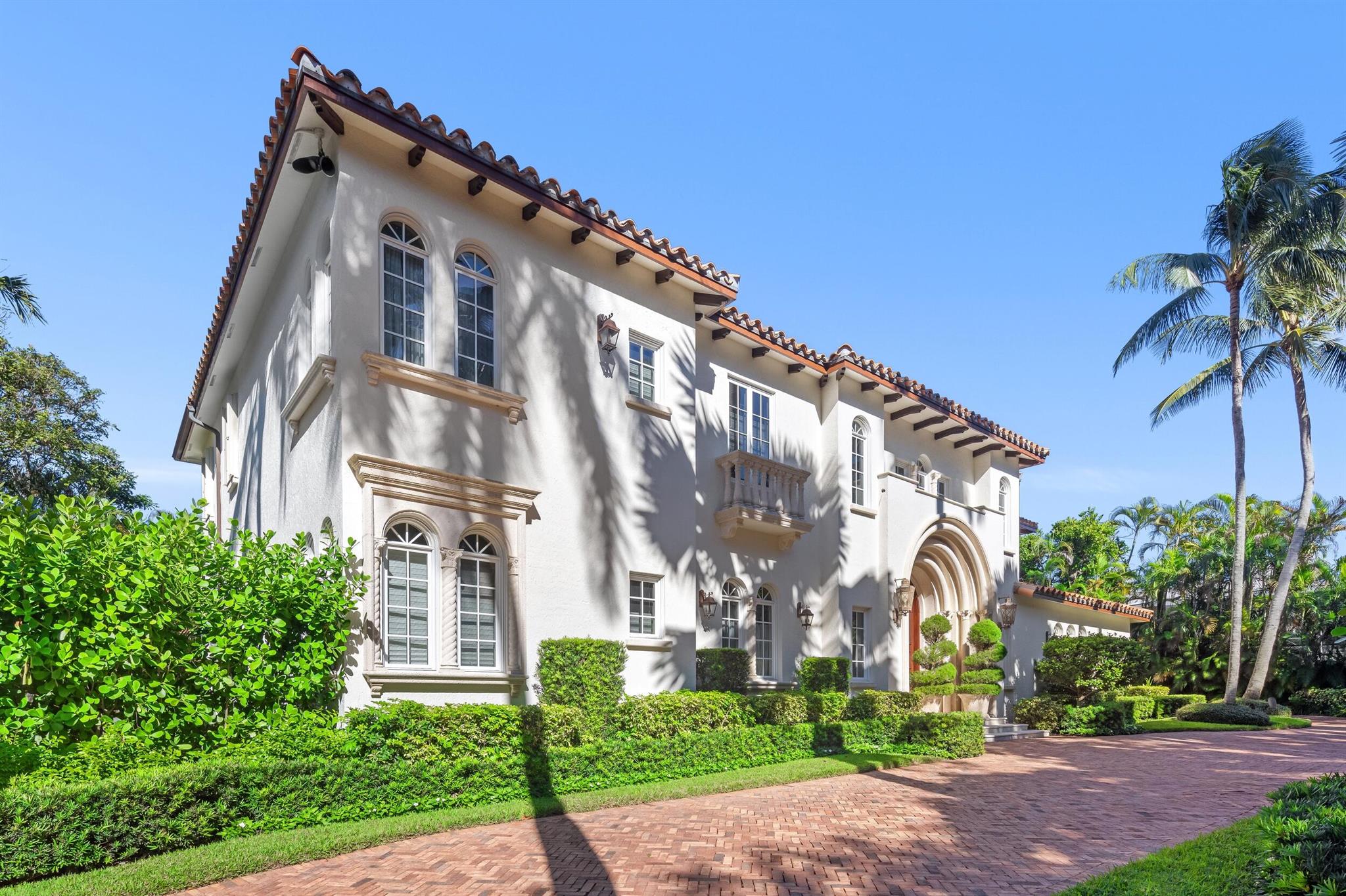 PRIMAVERA ESTATES (LAKE FRONT) - Residential