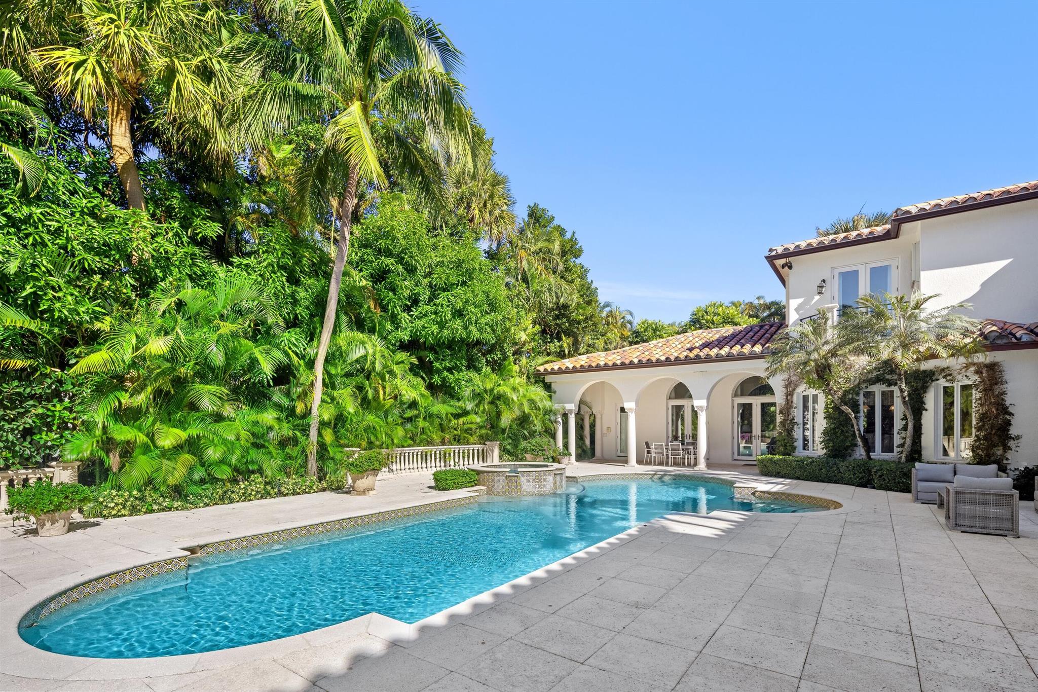 PRIMAVERA ESTATES (LAKE FRONT) - Residential