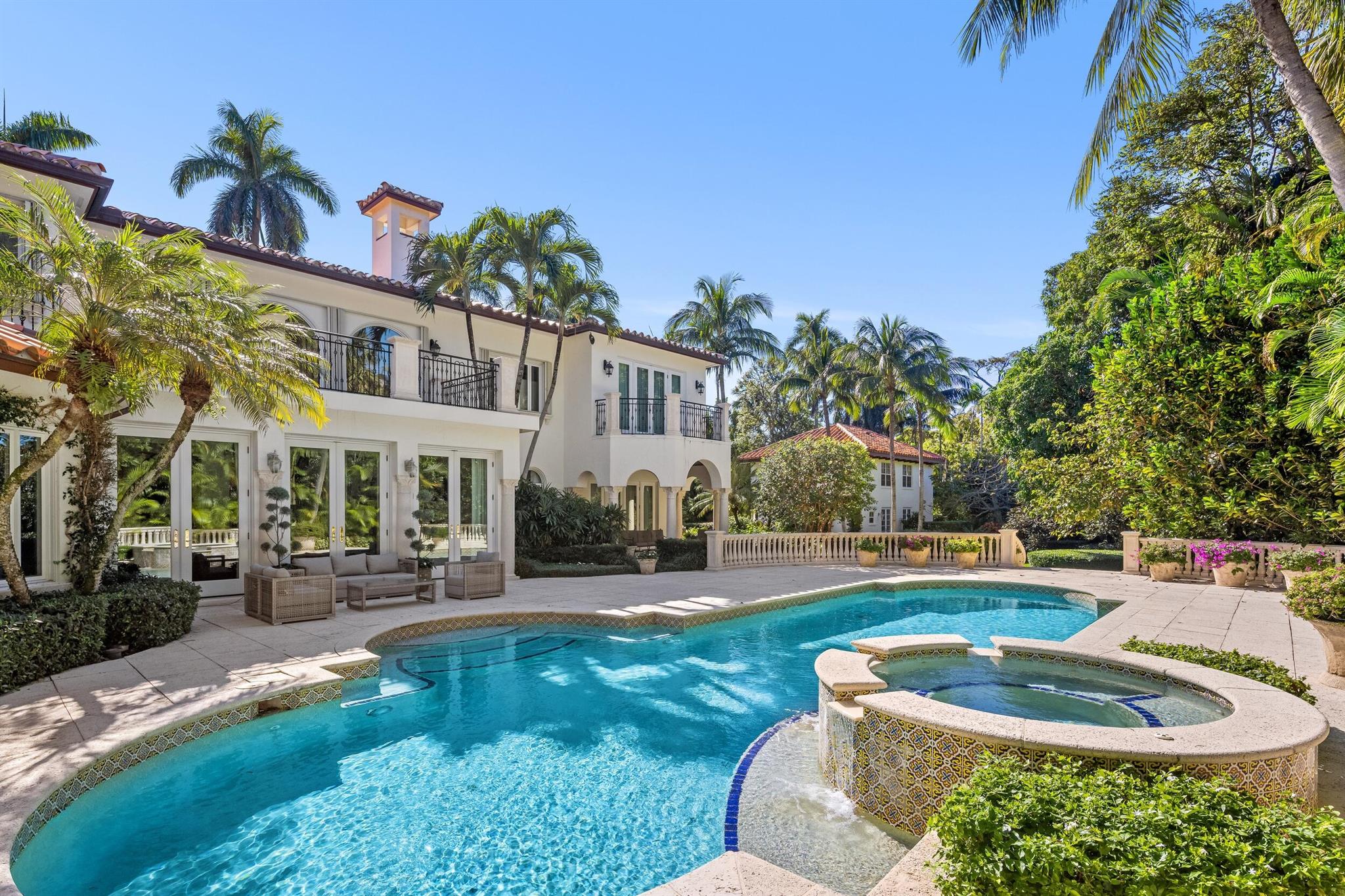 PRIMAVERA ESTATES (LAKE FRONT) - Residential