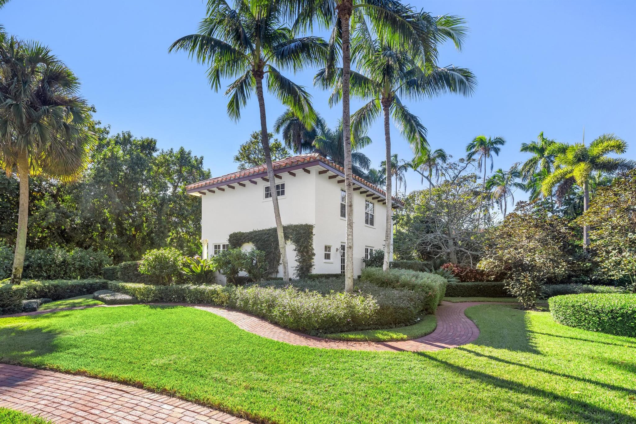 PRIMAVERA ESTATES (LAKE FRONT) - Residential