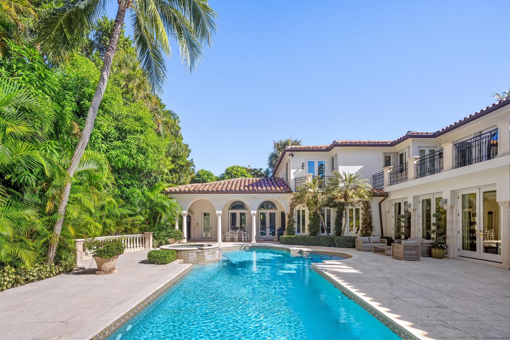 PRIMAVERA ESTATES (LAKE FRONT) - Residential