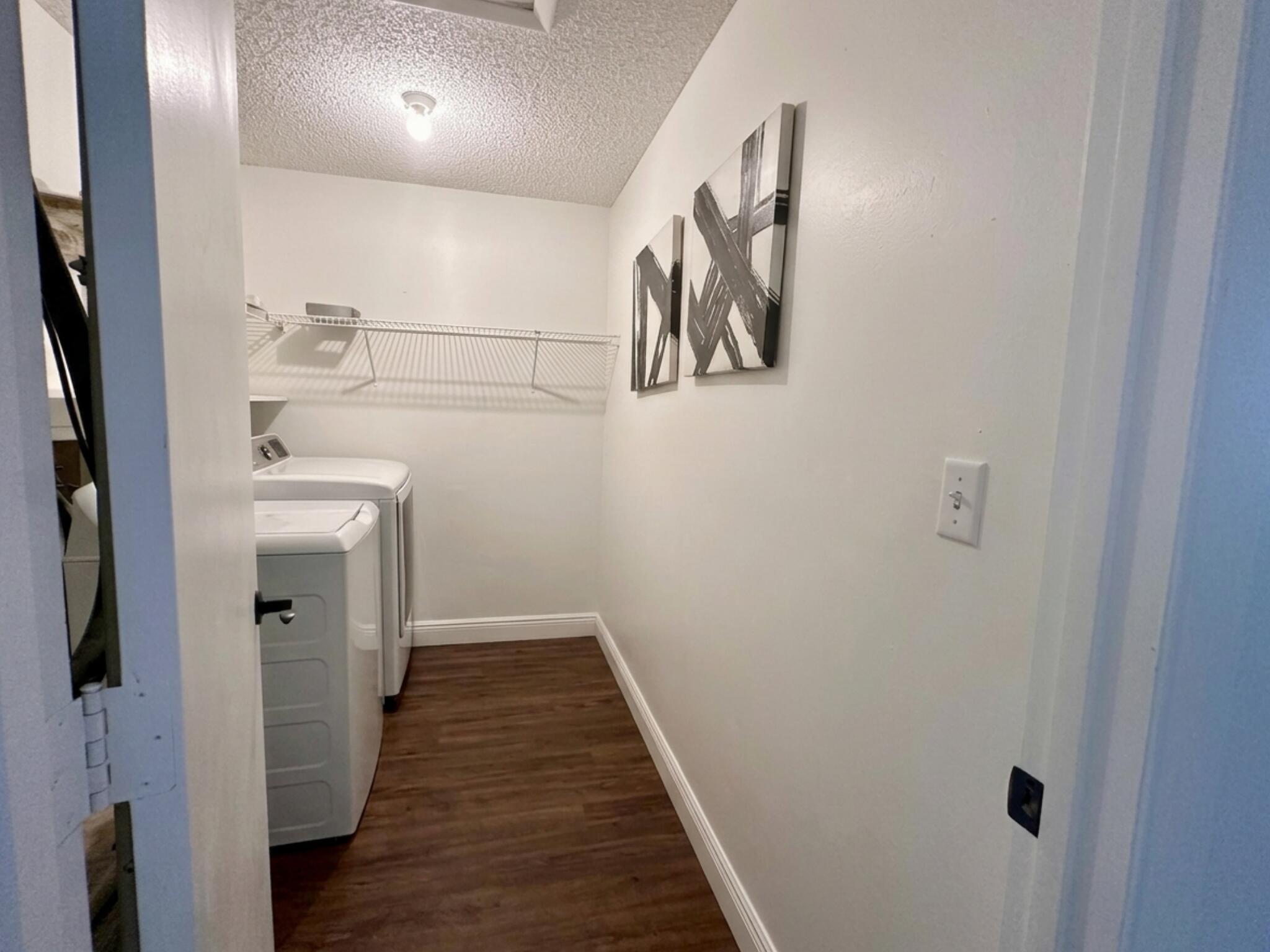 LAKES OF WOODHAVEN I & II COND - Residential Lease