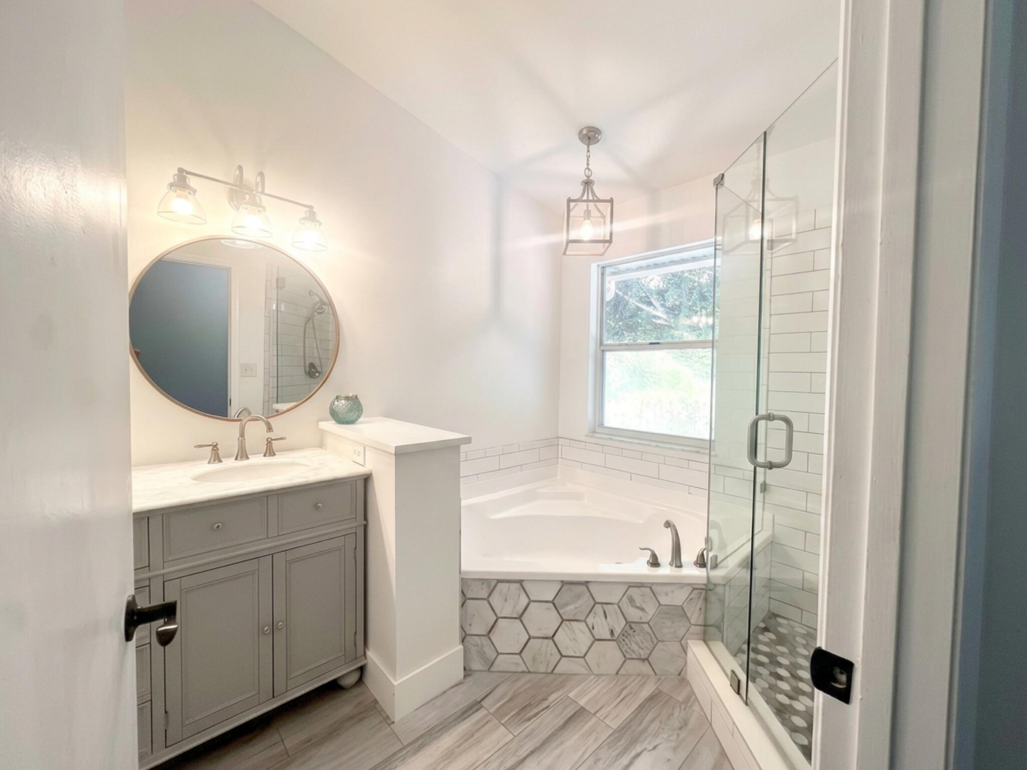 LAKES OF WOODHAVEN I & II COND - Residential Lease