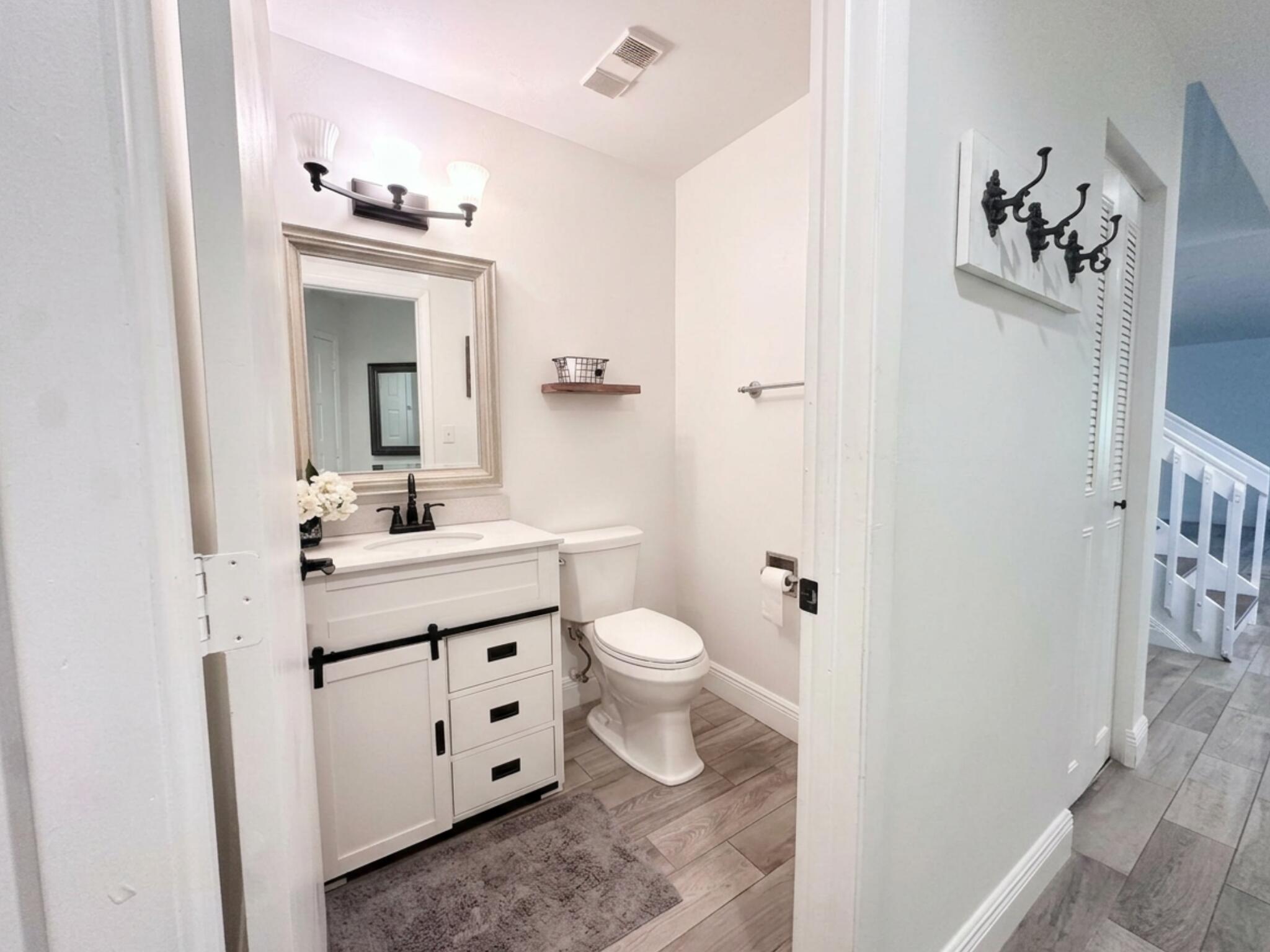 LAKES OF WOODHAVEN I & II COND - Residential Lease