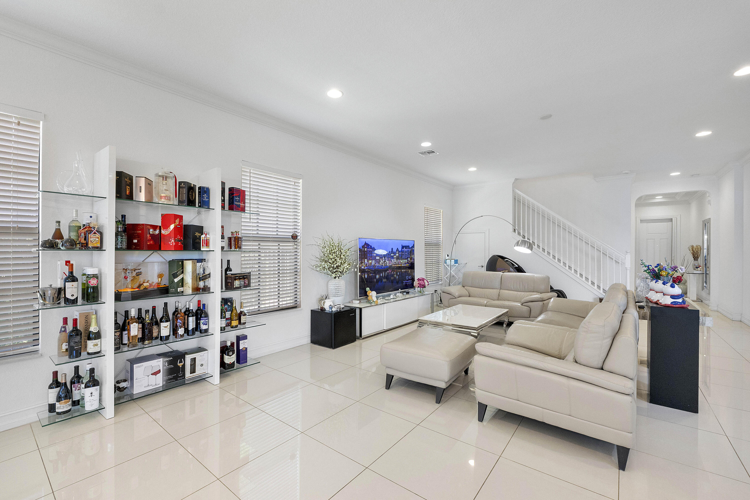 BRUSCHI PROPERTY - Residential