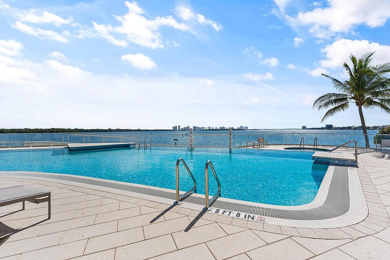 OLD PORT COVE LAKE POINT TOWER CONDO - Residential