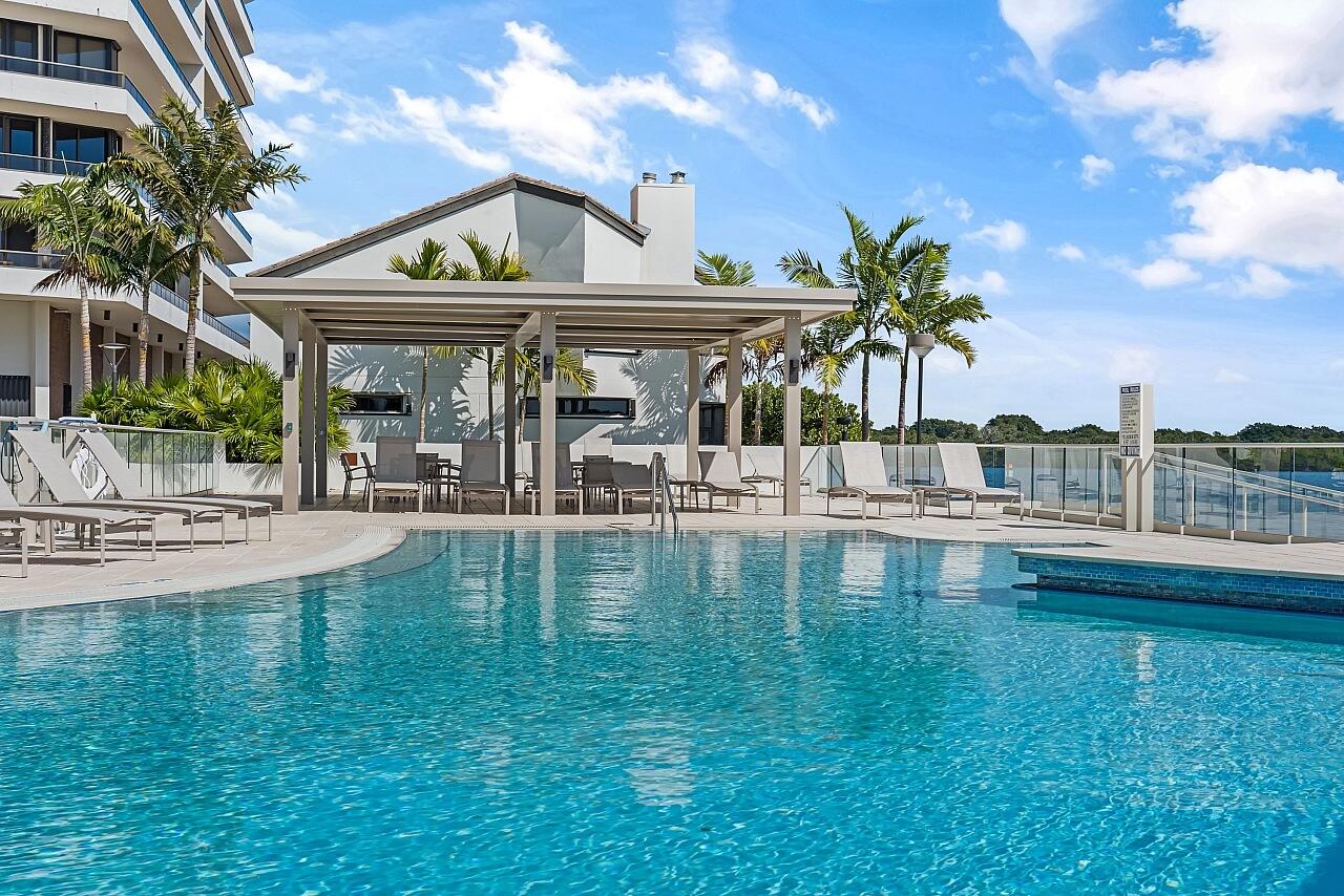 OLD PORT COVE LAKE POINT TOWER CONDO - Residential