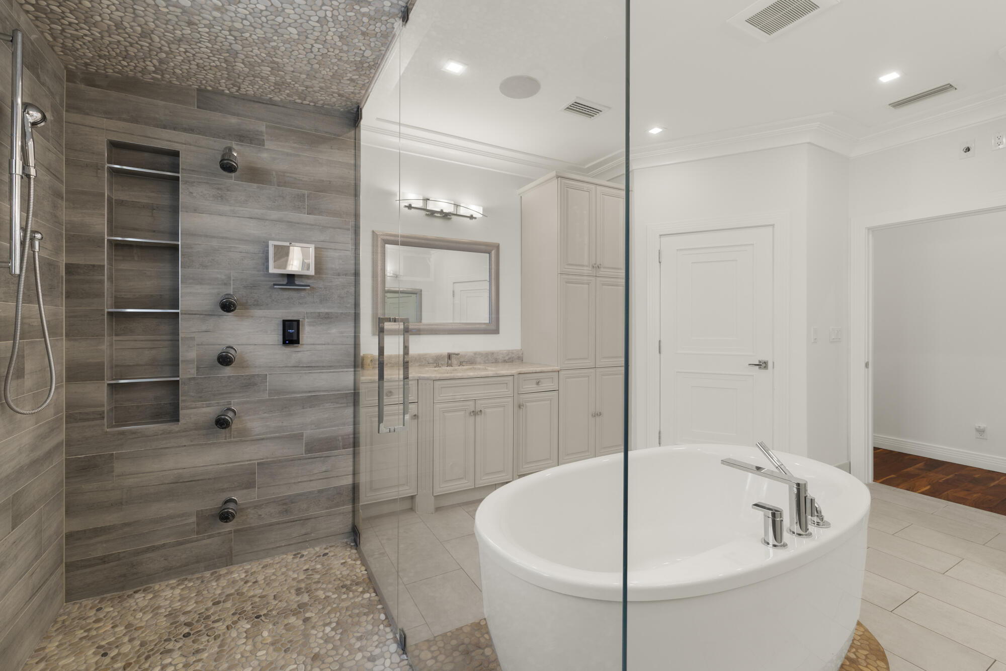 Tequesta Country Club - Residential
