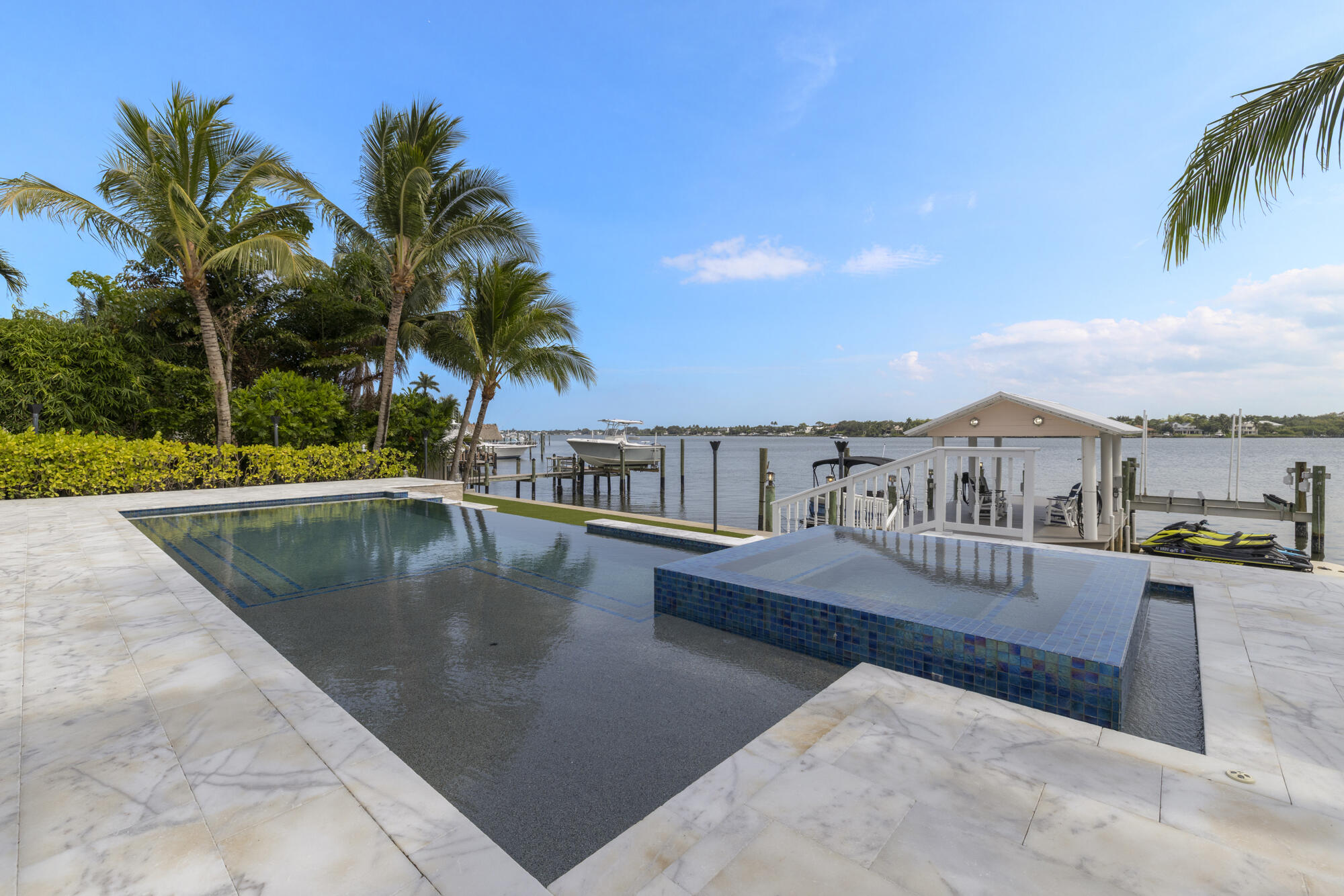 Tequesta Country Club - Residential
