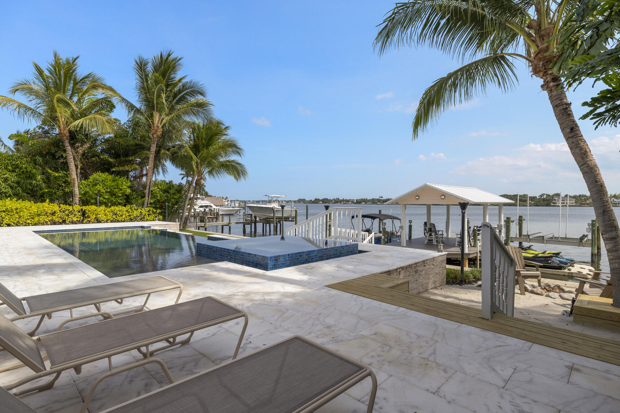 Tequesta Country Club - Residential