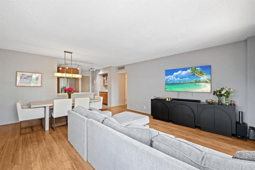 ESSEX TOWER CONDO - Residential