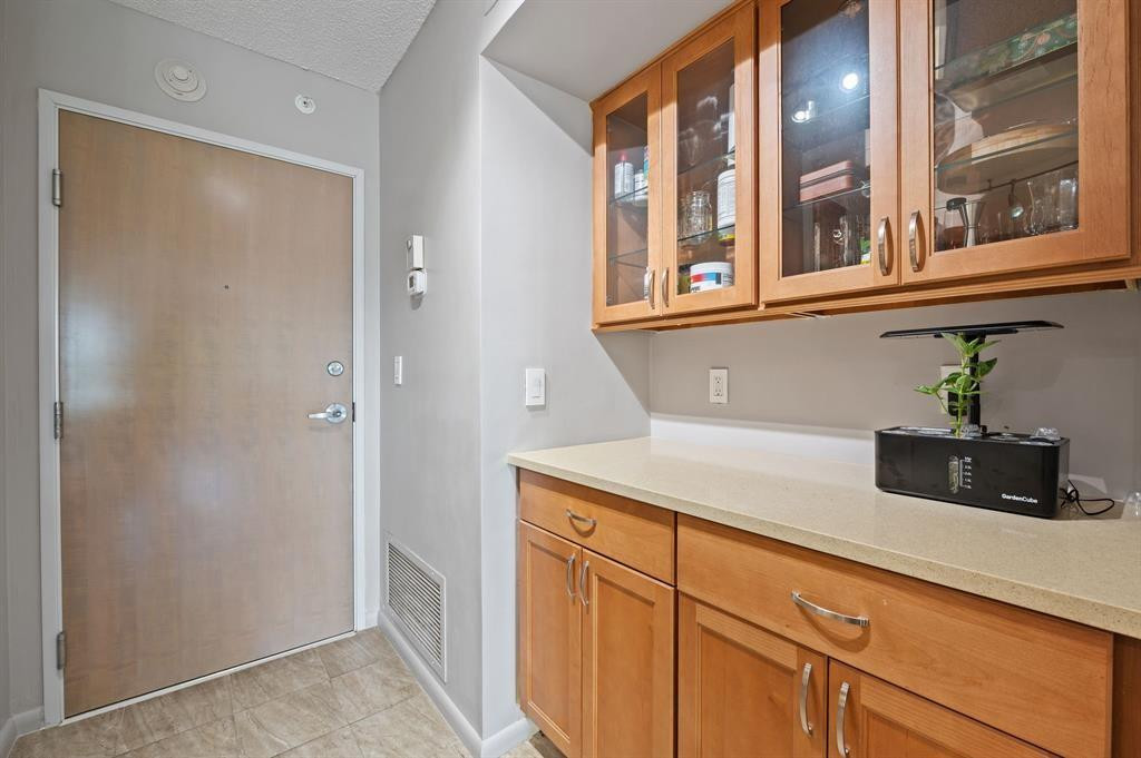 ESSEX TOWER CONDO - Residential