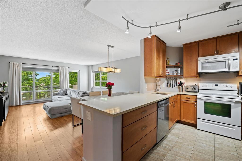 ESSEX TOWER CONDO - Residential