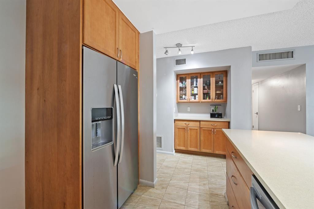 ESSEX TOWER CONDO - Residential
