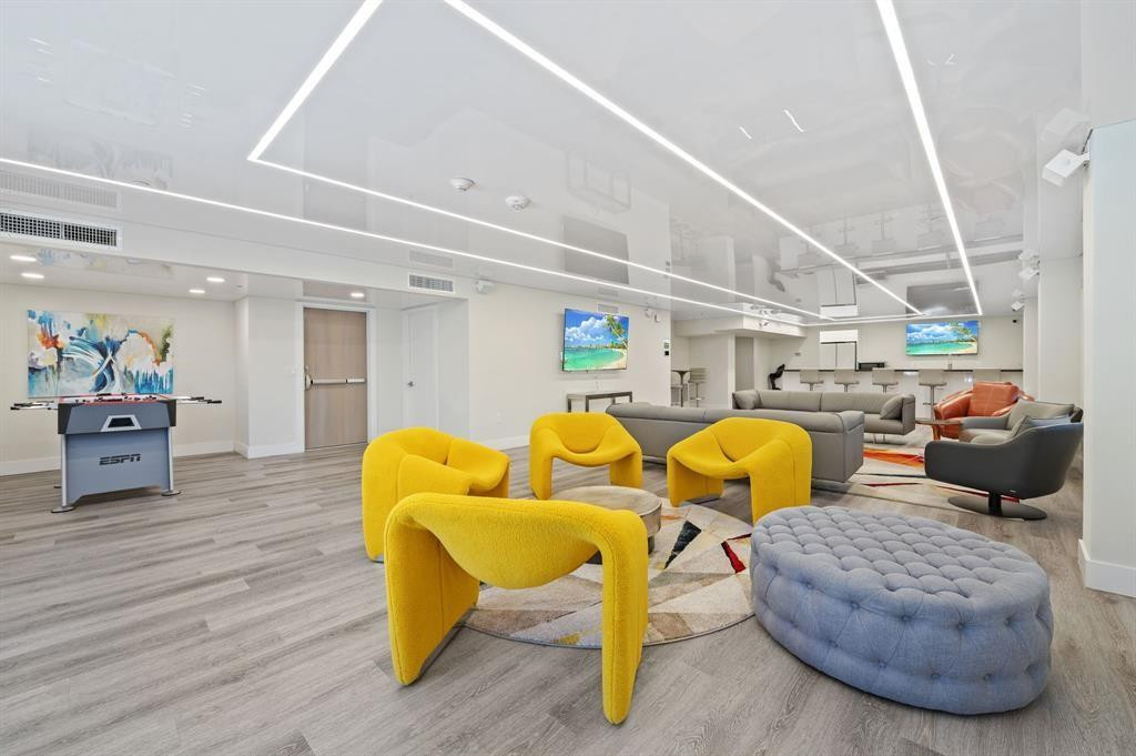ESSEX TOWER CONDO - Residential