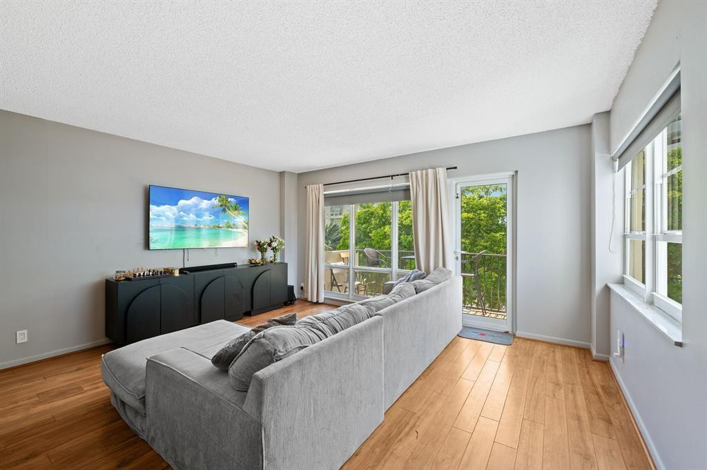 ESSEX TOWER CONDO - Residential