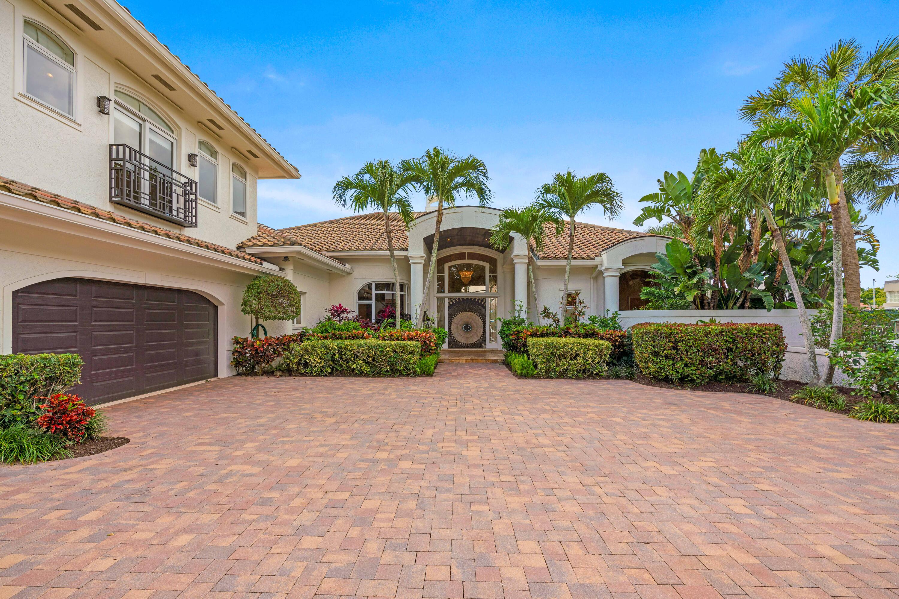 ADMIRALS COVE - Residential