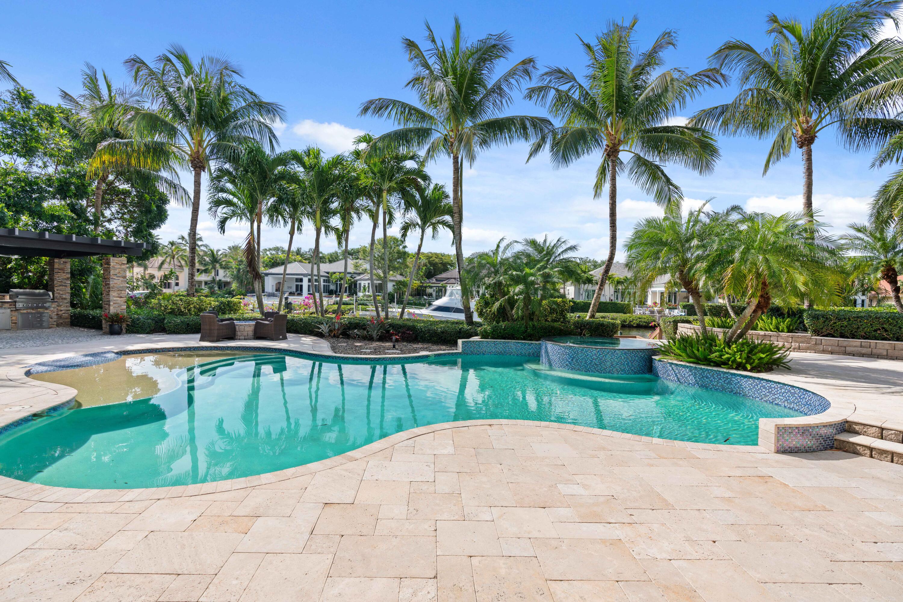 ADMIRALS COVE - Residential