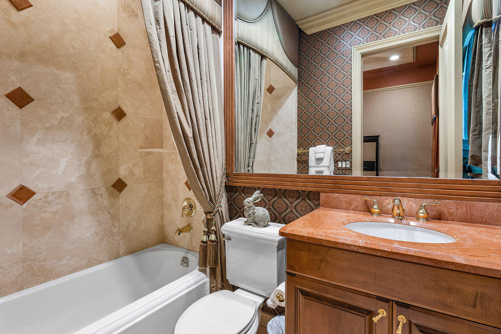 ROYAL PALM YACHT & COUNTRY CLUB - Residential