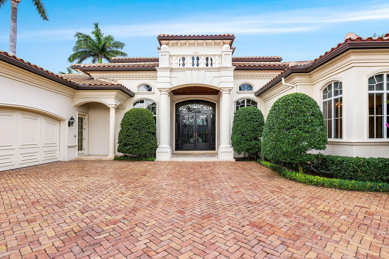 ROYAL PALM YACHT & COUNTRY CLUB - Residential