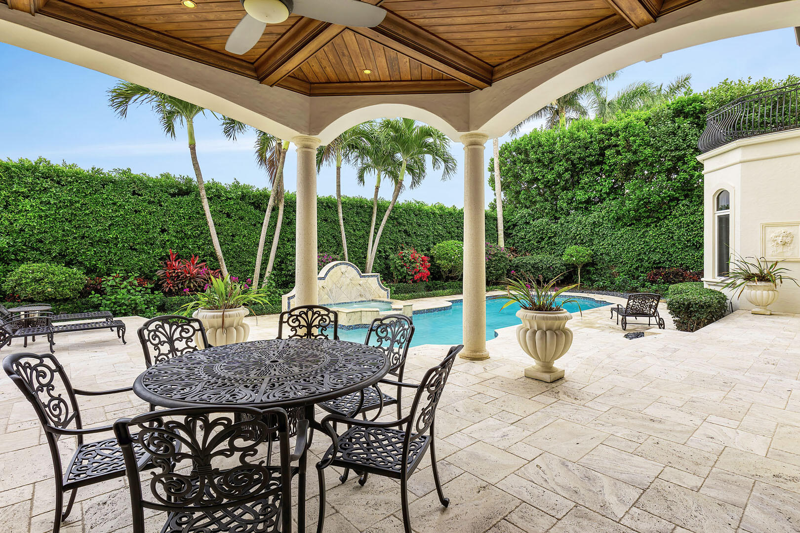 ROYAL PALM YACHT & COUNTRY CLUB - Residential