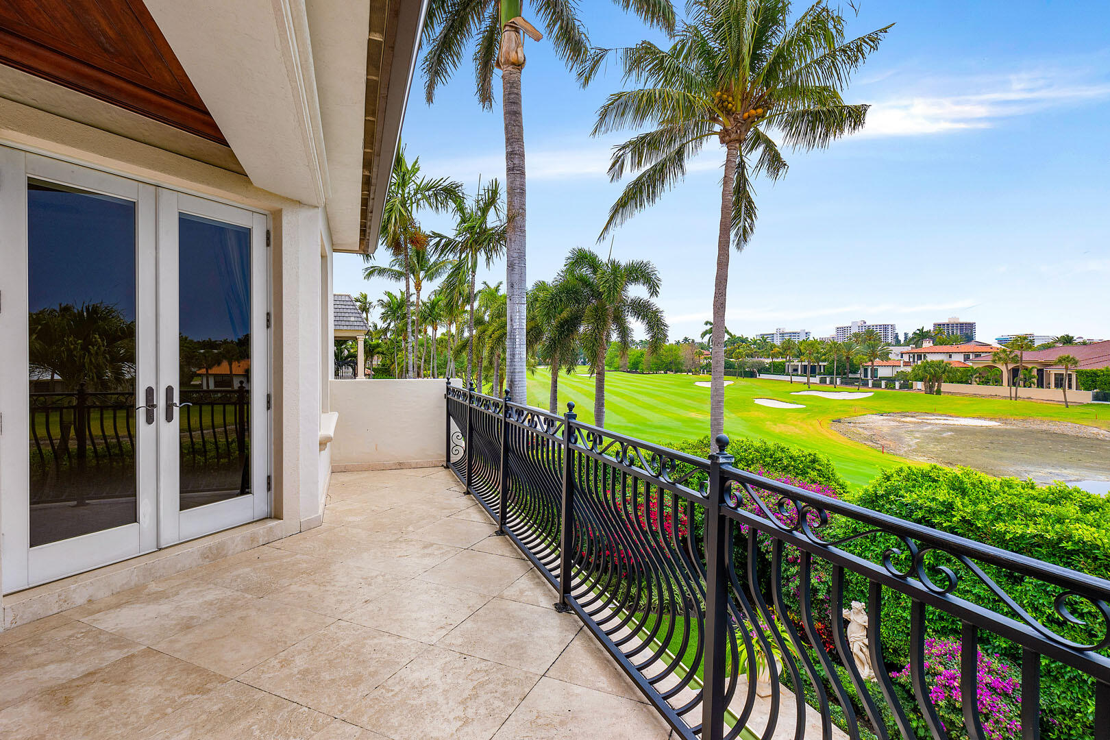 ROYAL PALM YACHT & COUNTRY CLUB - Residential